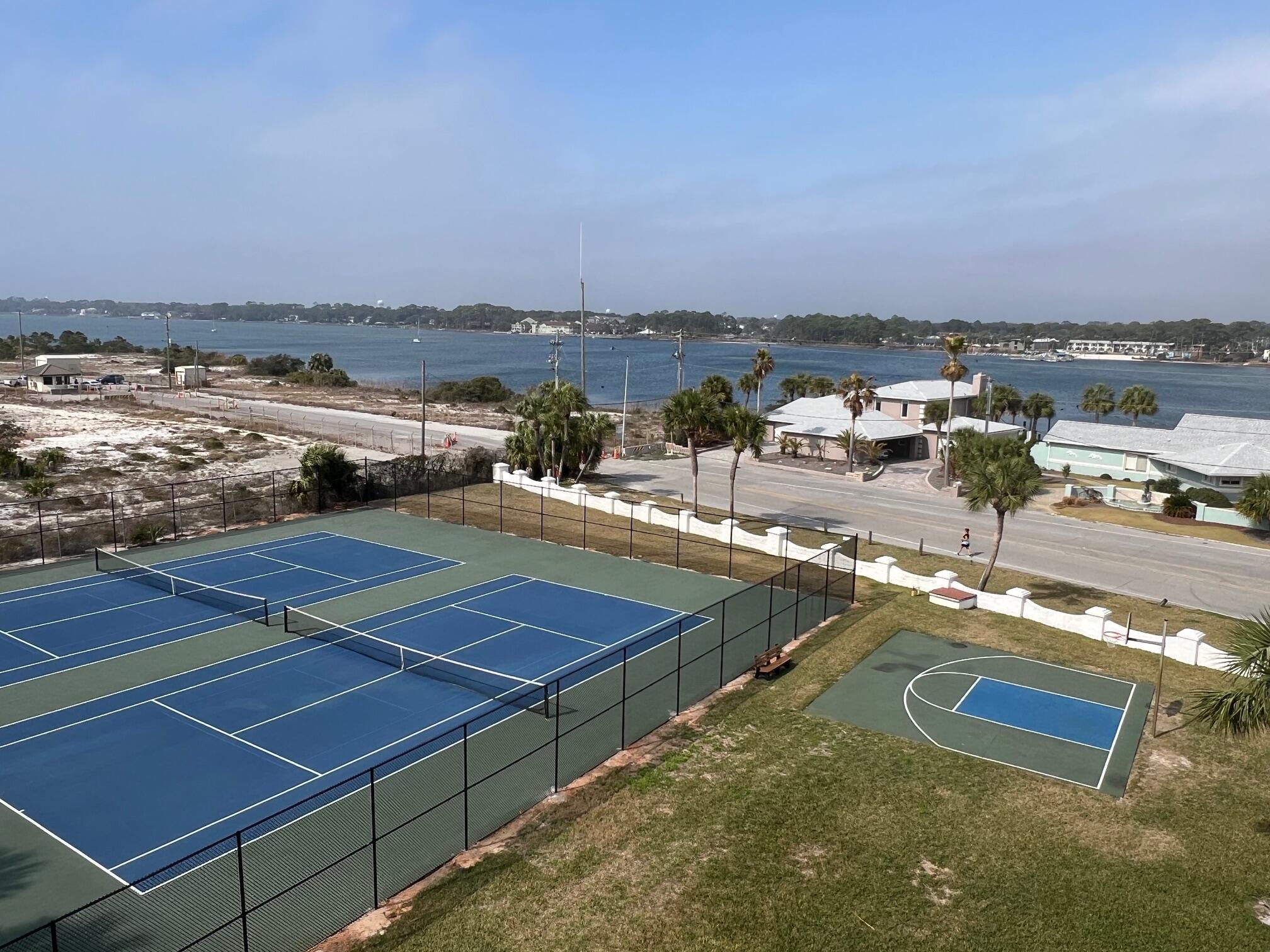 EL MATADOR CONDO - Residential