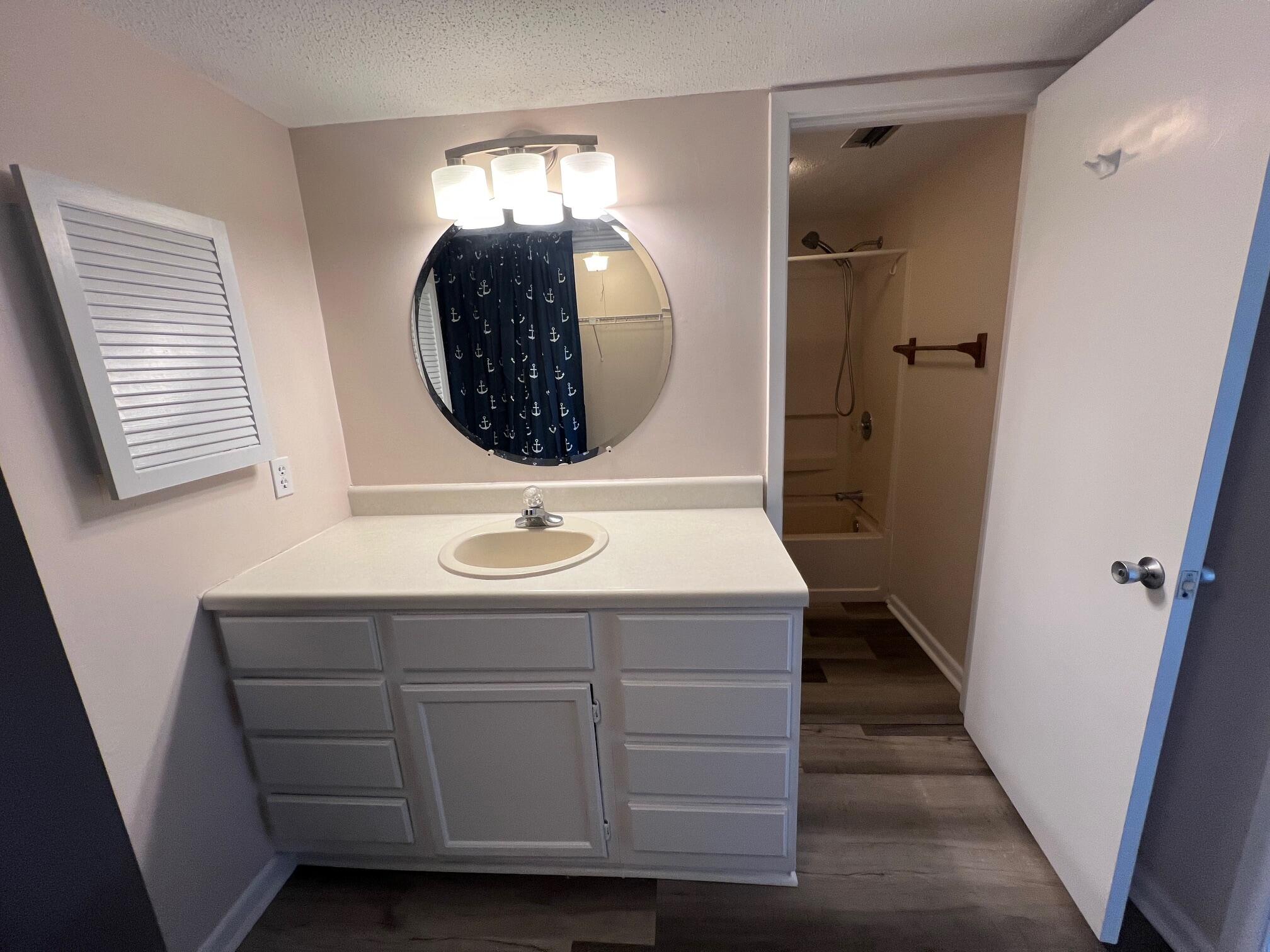 EL MATADOR CONDO - Residential