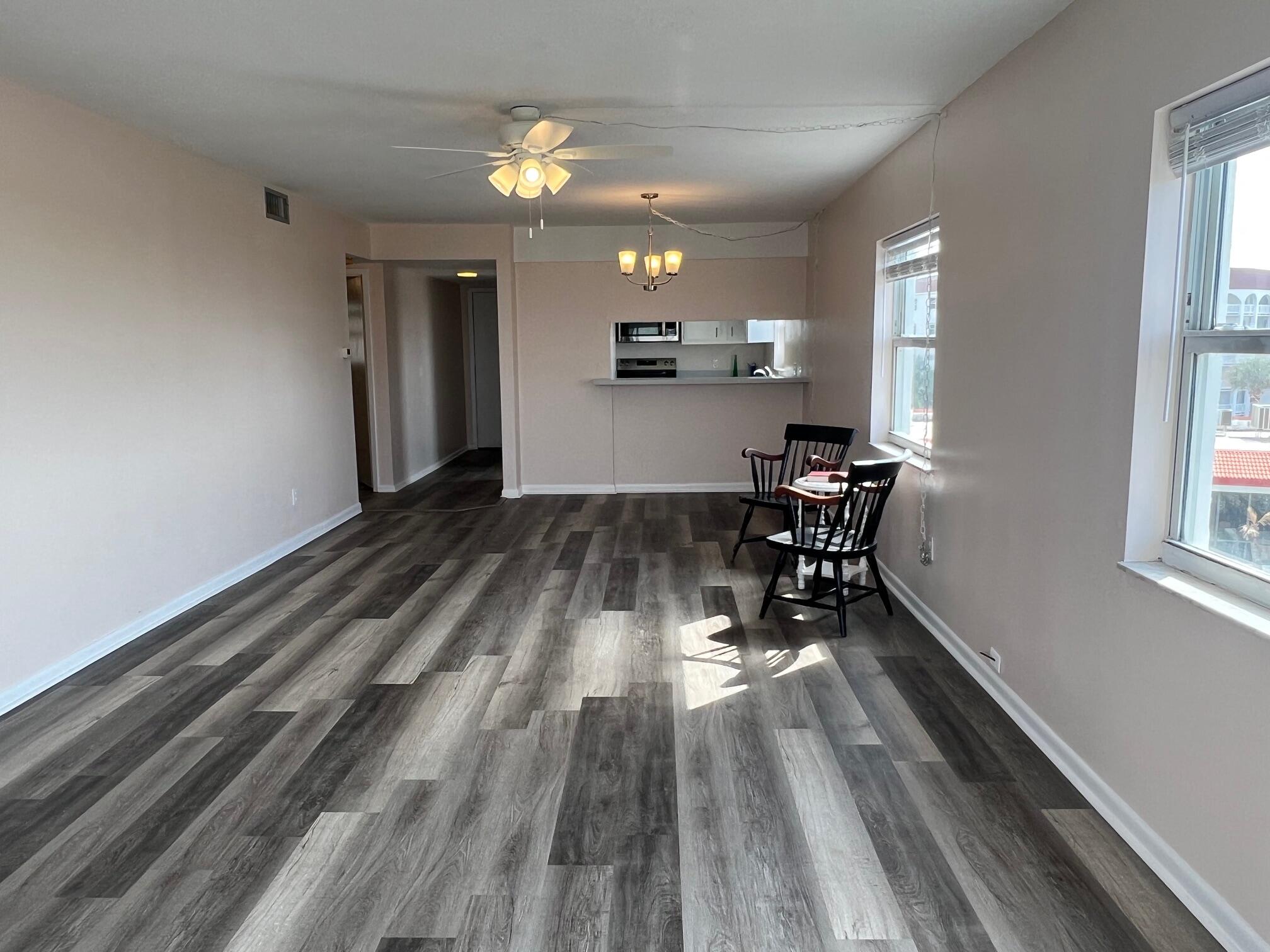 EL MATADOR CONDO - Residential