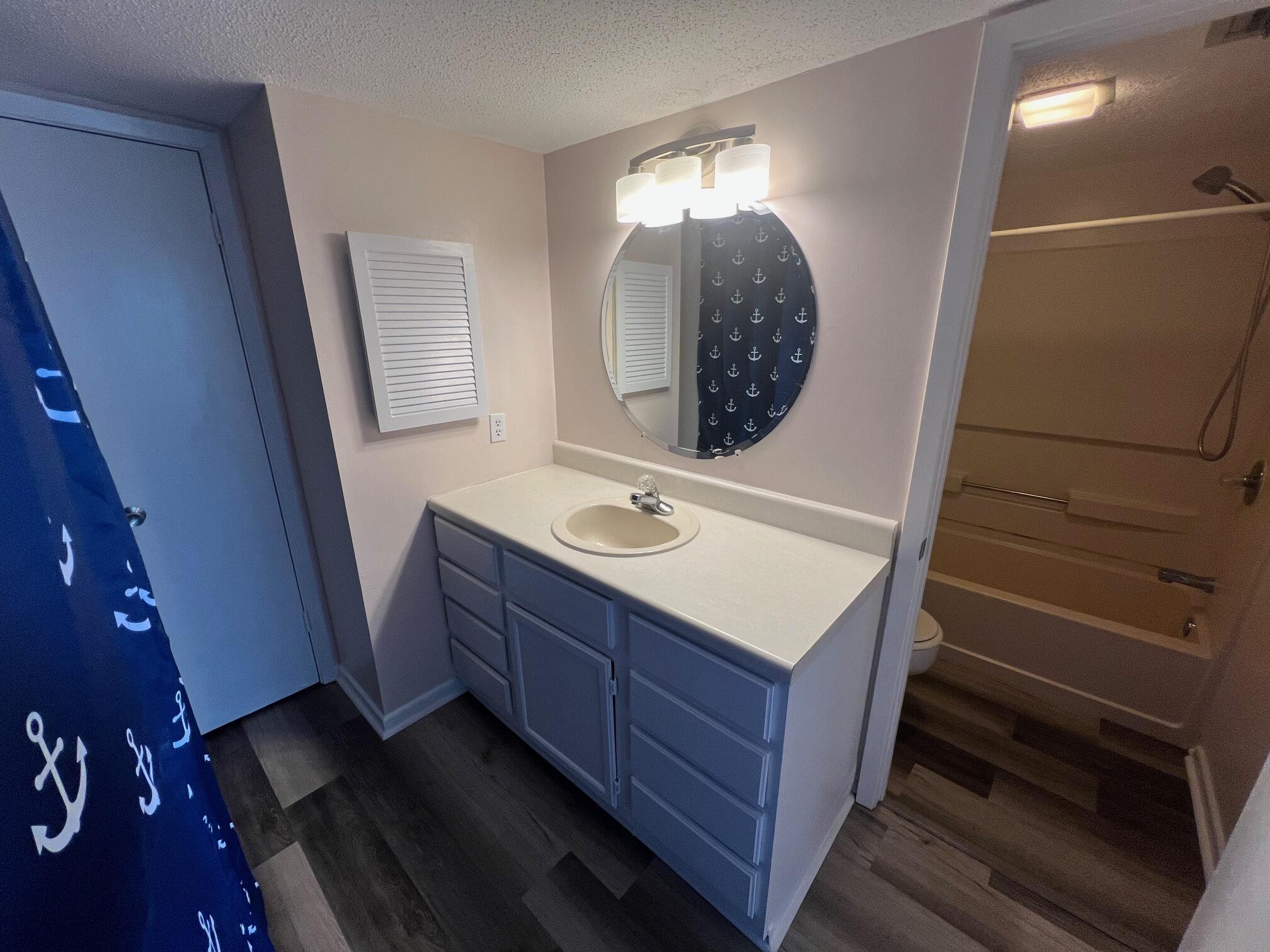 EL MATADOR CONDO - Residential