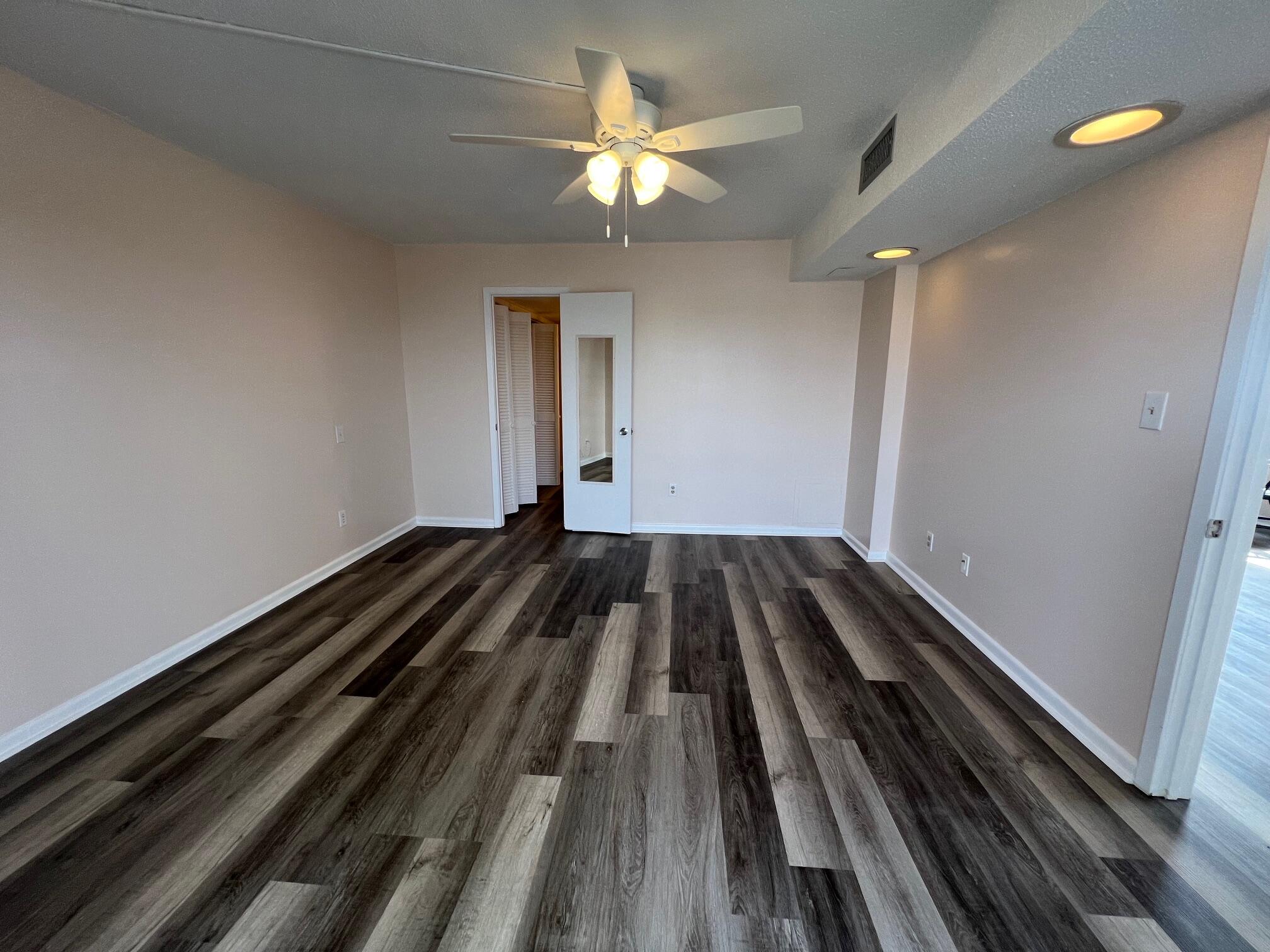 EL MATADOR CONDO - Residential