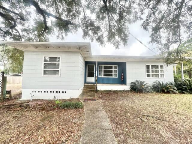 Available Now!

This charming 2 bedroom 1 bathroom home features a large front porch, spacious living room, kitchen with full-size refrigerator and stove with wood flooring, and nice size bedrooms with closets! The bathroom features a shower/tub combo! Washer and dryer included on the shared porch.

Pets allowed with Owner Approval

*$50 of monthly rent goes towards a Resident Benefits Package which includes Renters Insurance, Air Filter delivery, Identity protection, Resident Rewards program, Credit Building, Move-In Concierge, 24/7 Maintenance coordination*

Tenant to verify all data. Please contact Sound Choice Real Estate to schedule as showing- 850.389.8533.