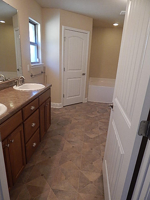 SILVER CREEK ESTATES - Residential Lease