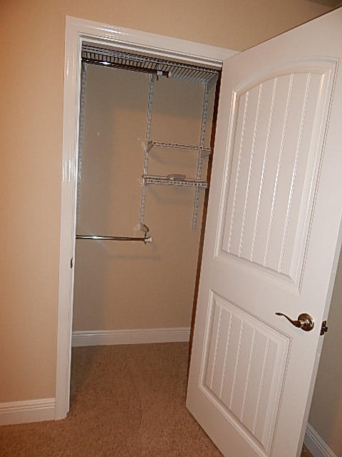 SILVER CREEK ESTATES - Residential Lease