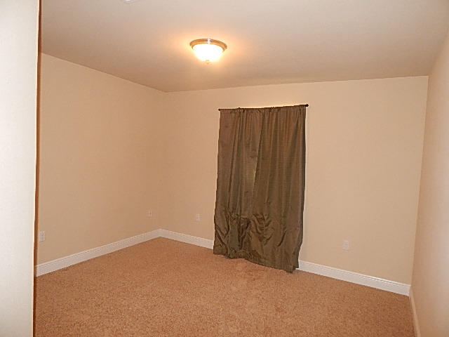SILVER CREEK ESTATES - Residential Lease