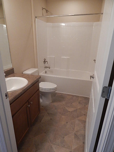 SILVER CREEK ESTATES - Residential Lease