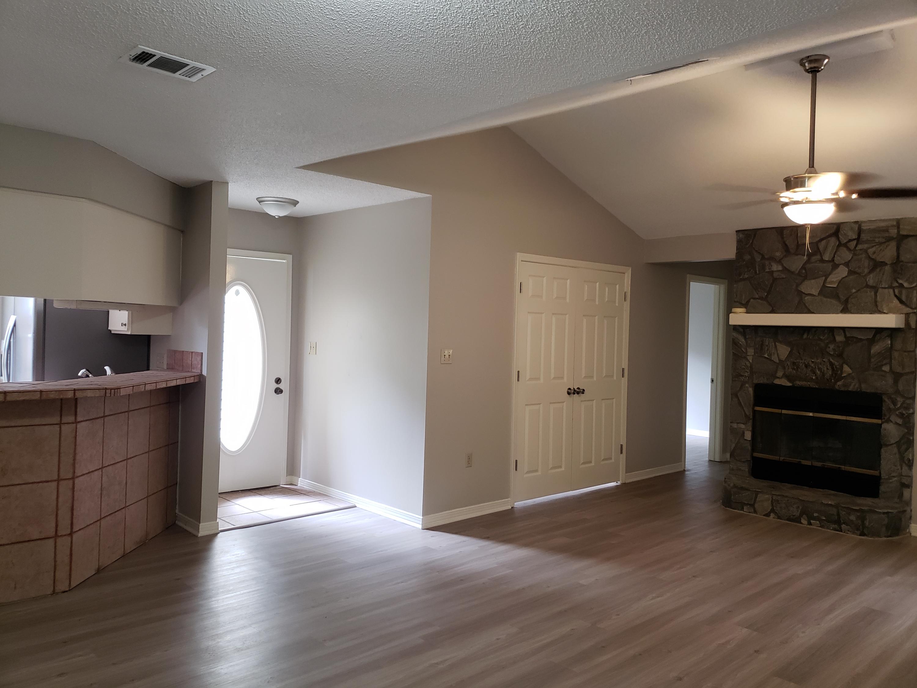 KELLY HILL ESTATES - Residential Lease