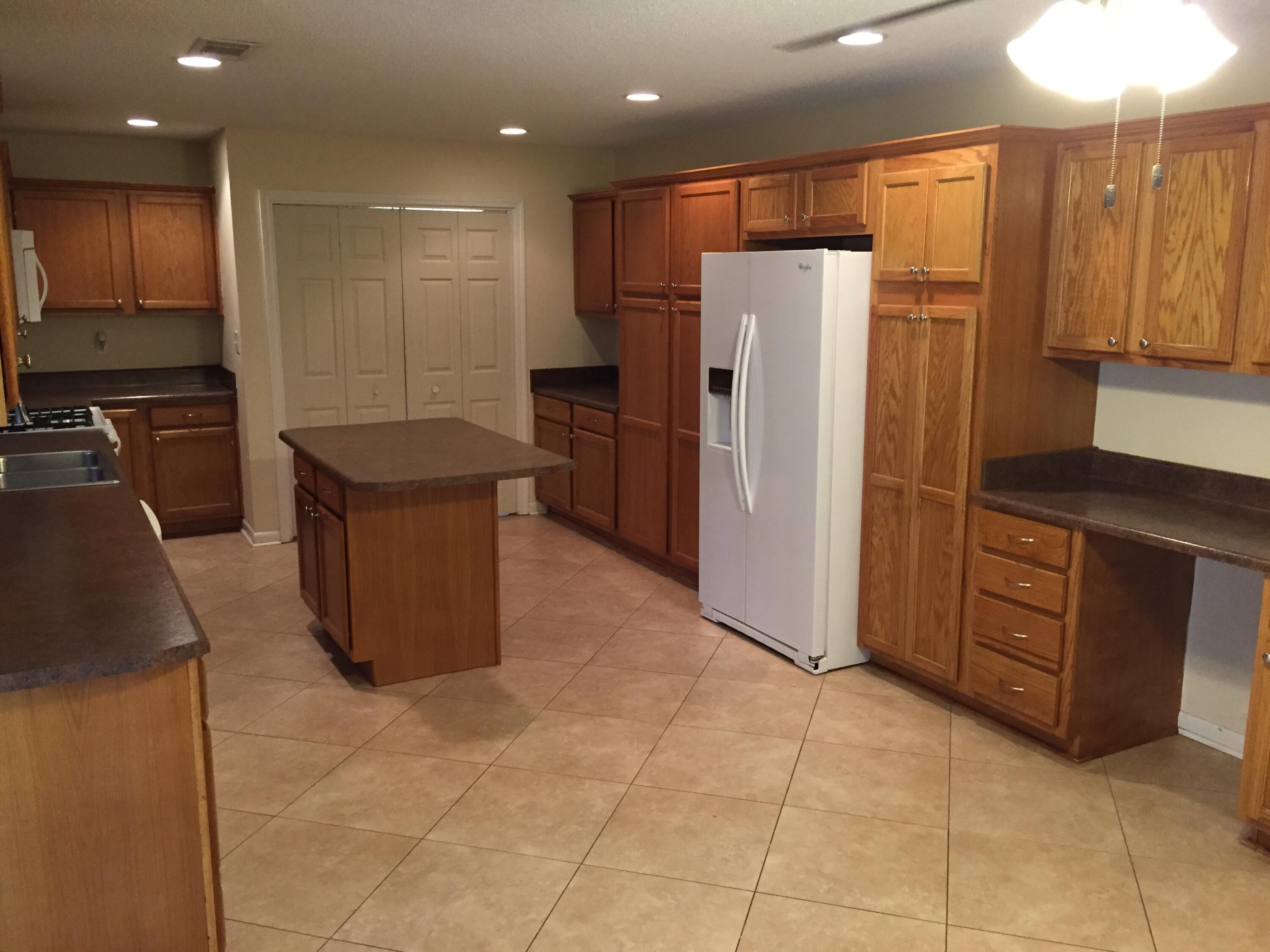 PINE LAKE S/D - Residential Lease
