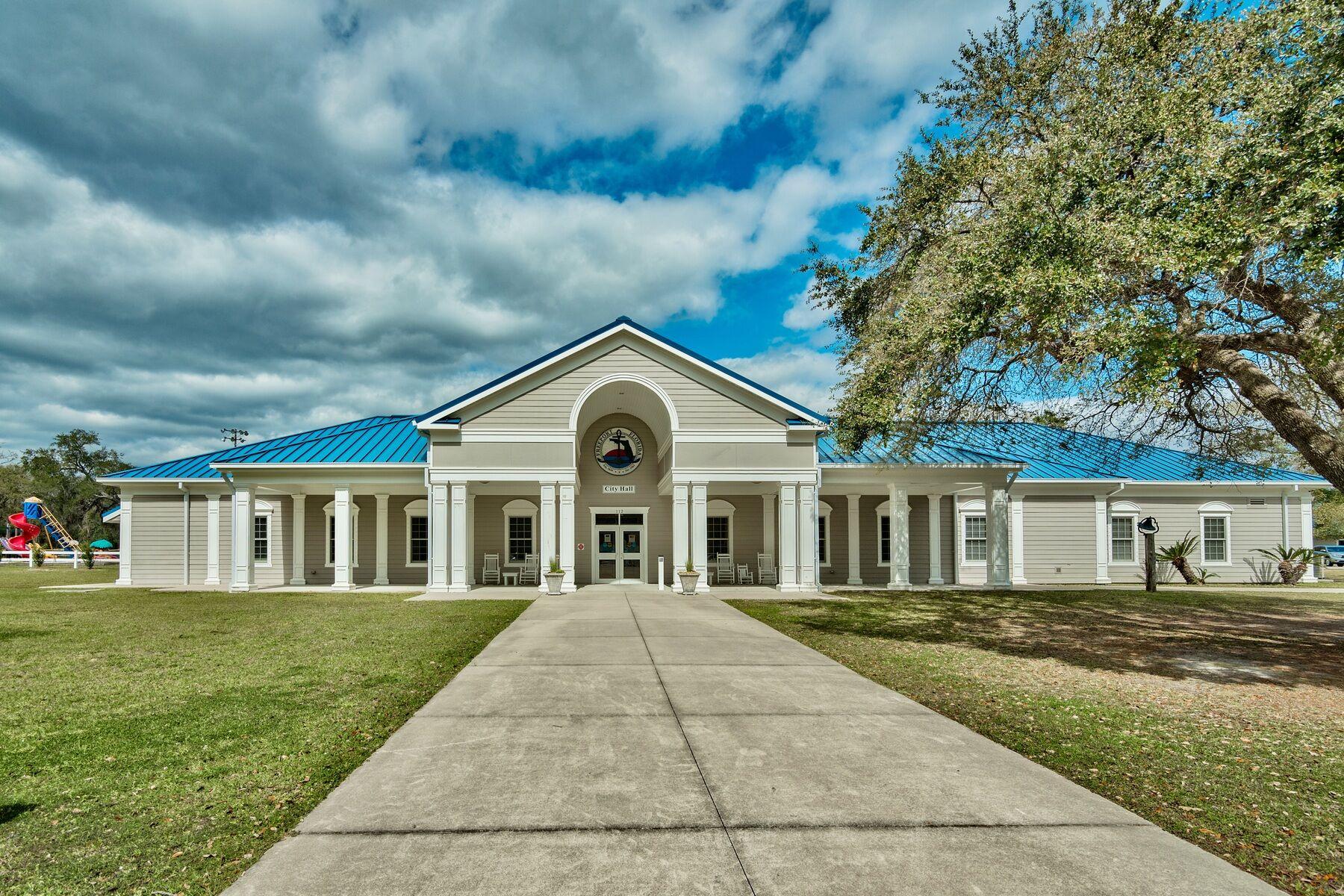 HAMMOCK OAKS ESTATES - Land