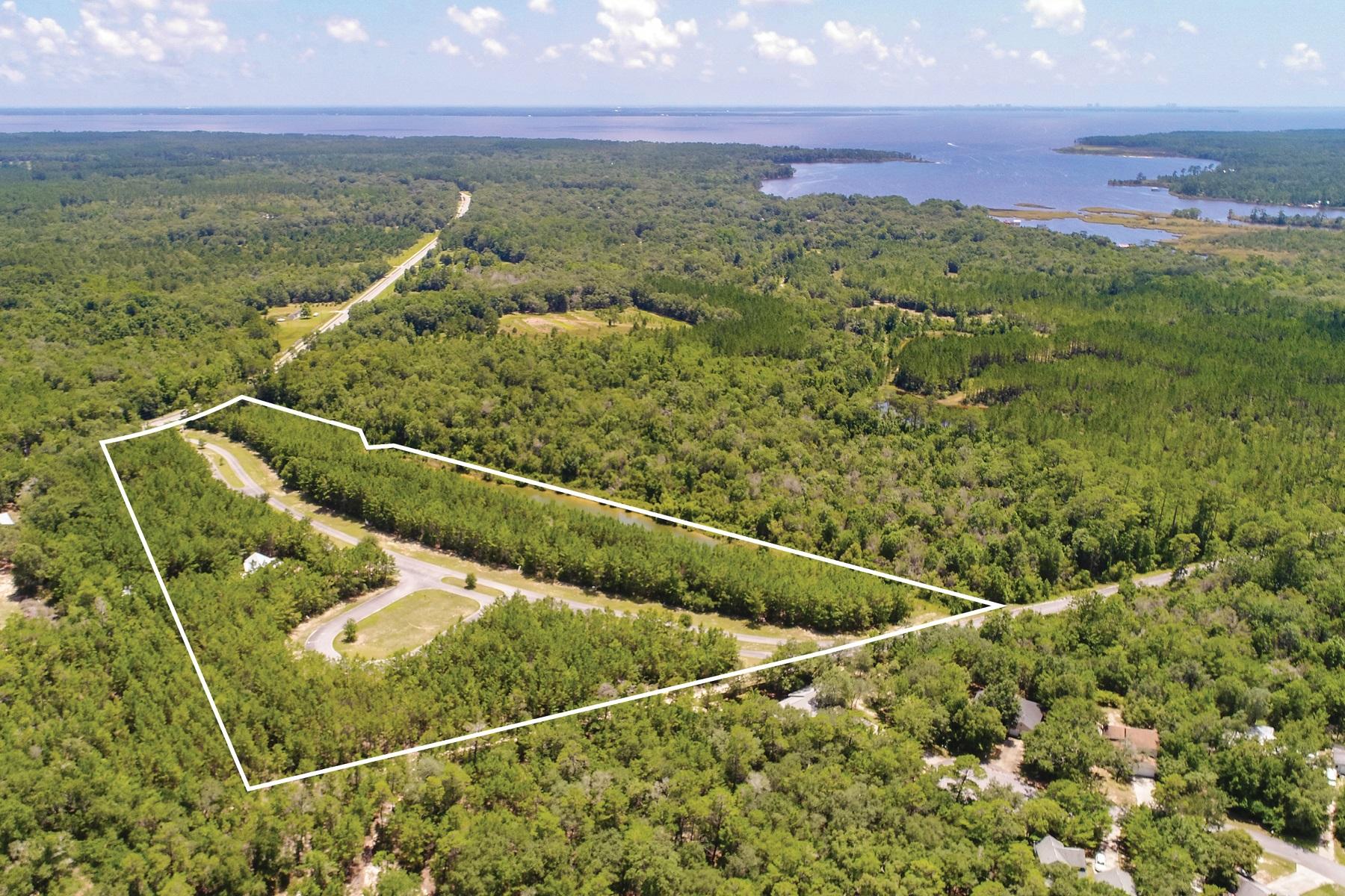 HAMMOCK OAKS ESTATES - Land