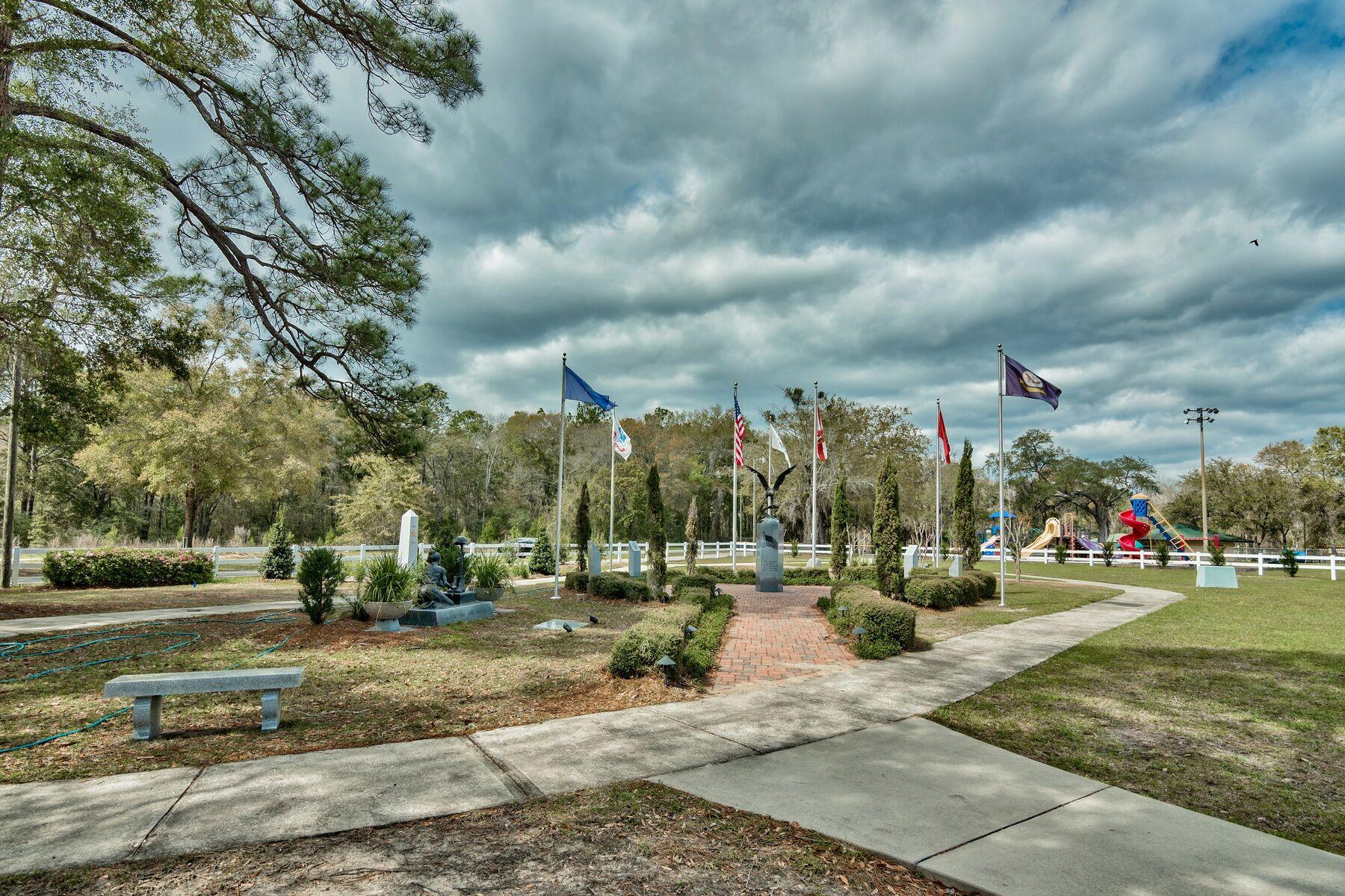 HAMMOCK OAKS ESTATES - Land