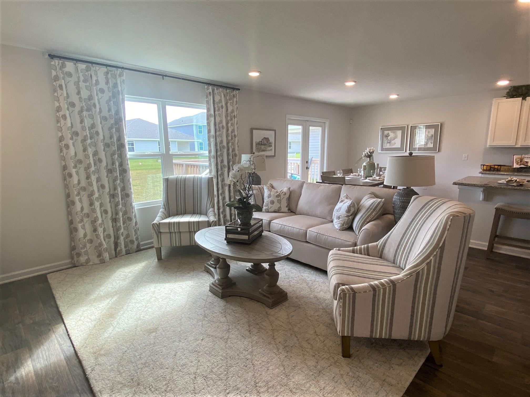 LAKERIDGE EST - Residential