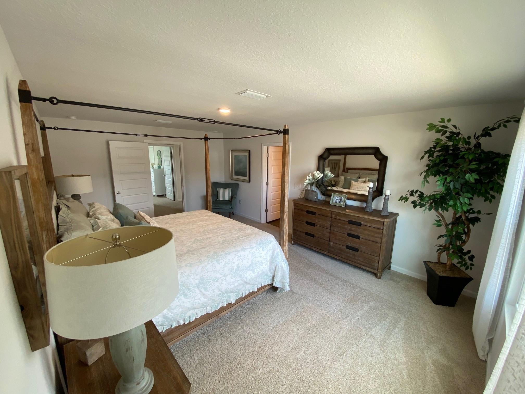 LAKERIDGE EST - Residential