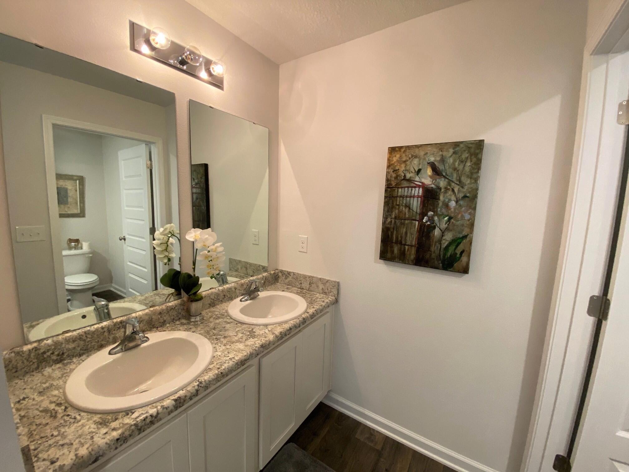 LAKERIDGE EST - Residential
