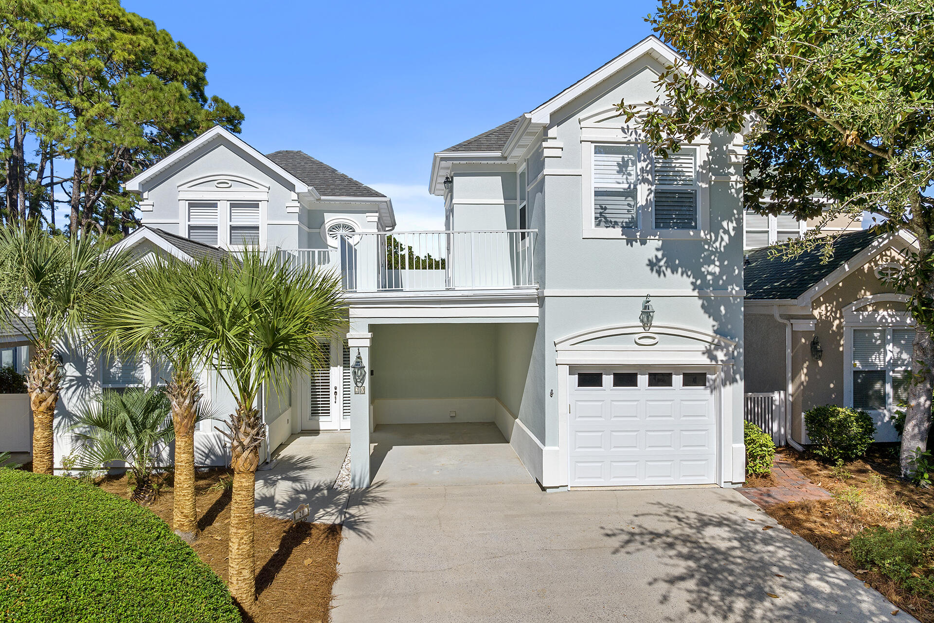 FAIRWAY VILLAS - Residential