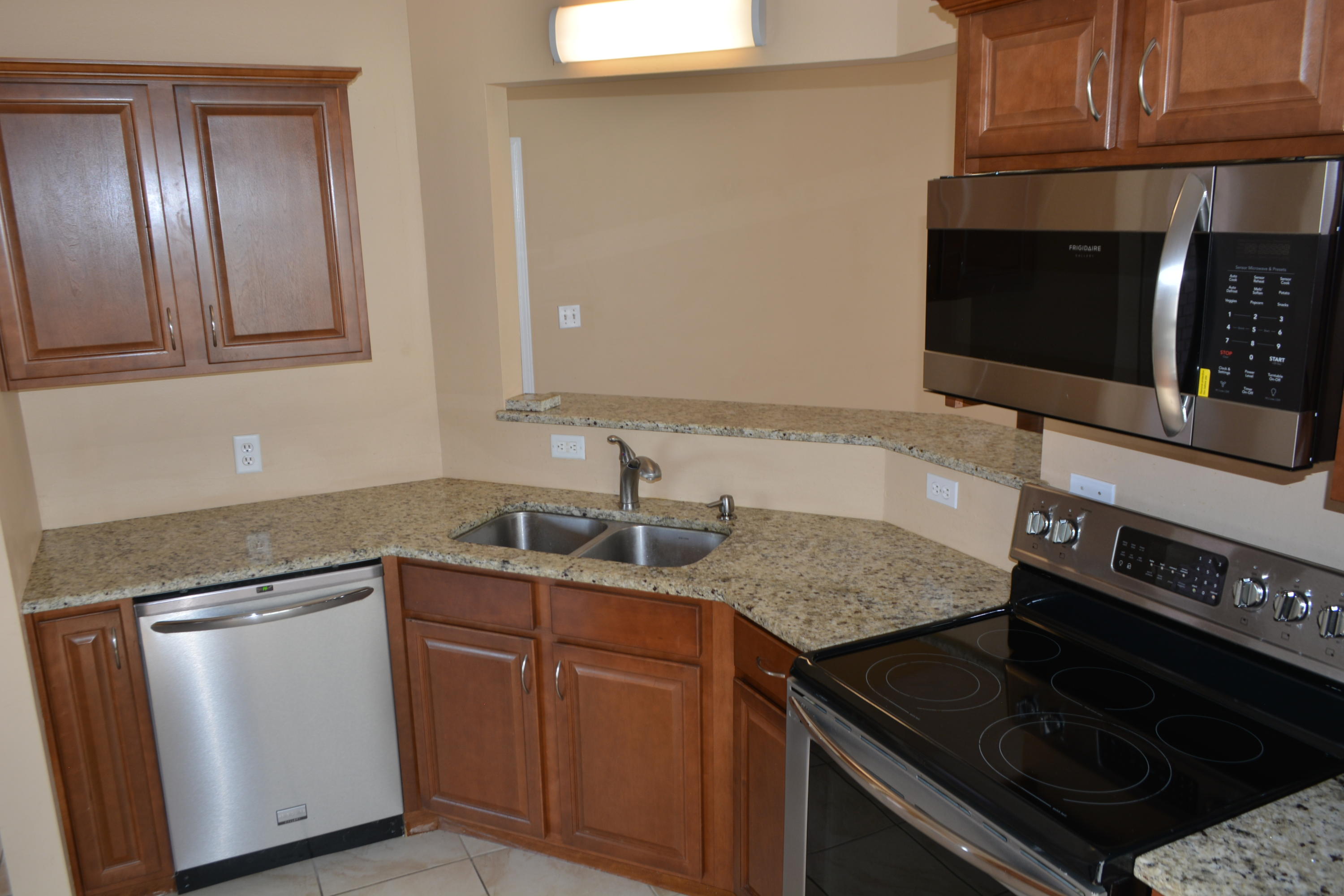 EMERALD ESTATES - Residential
