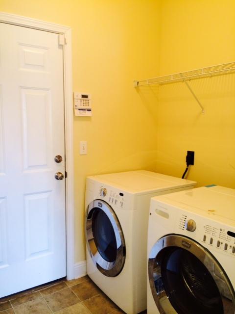 ROLLING RIDGE - Residential Lease