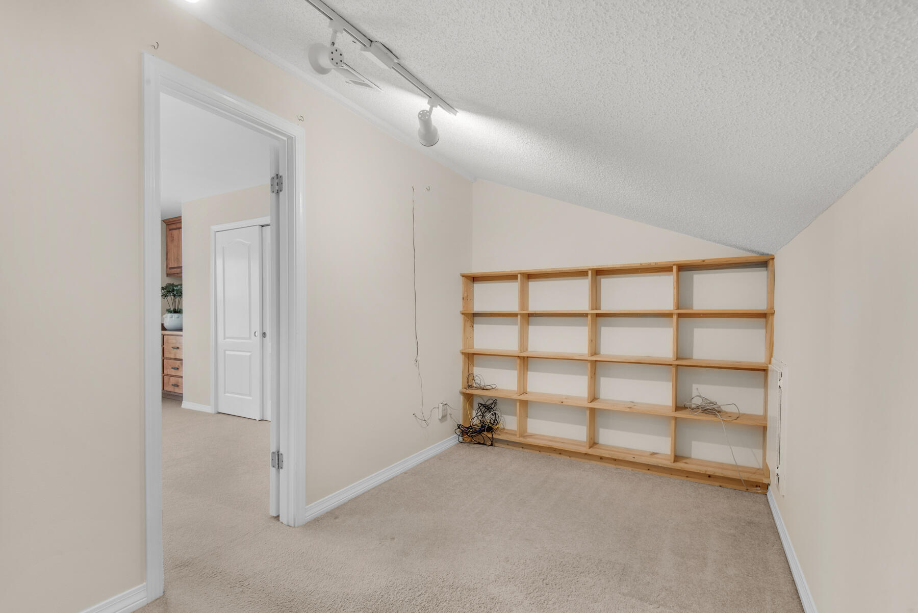 WINDWARD PH 3 - Residential