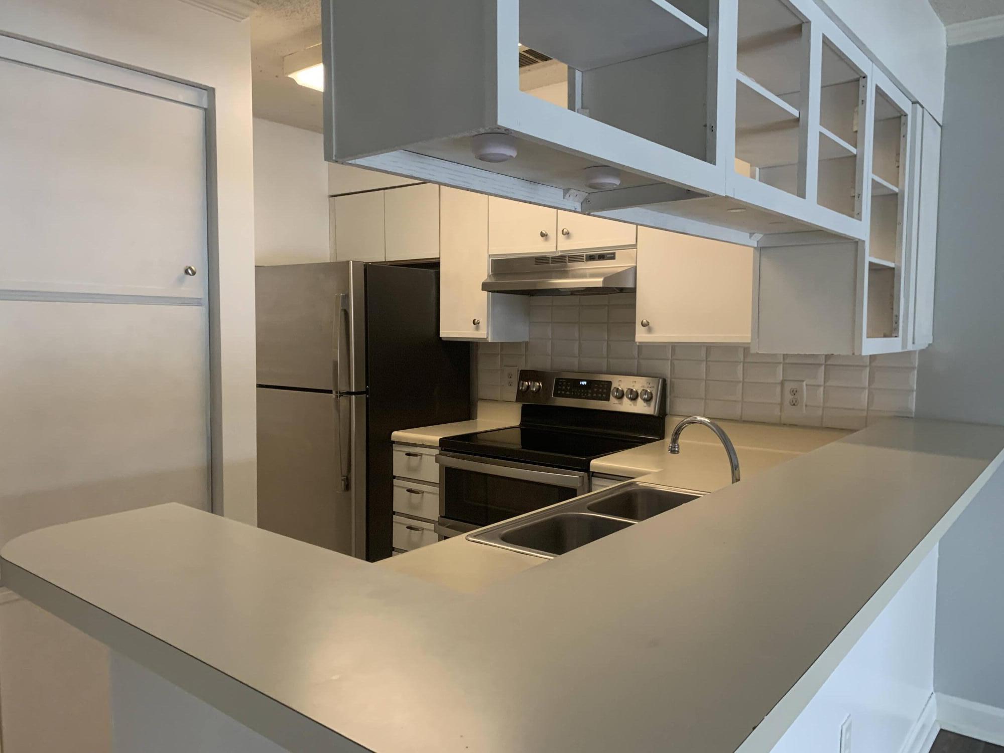 LAKESIDE VILLAGE - Residential Lease