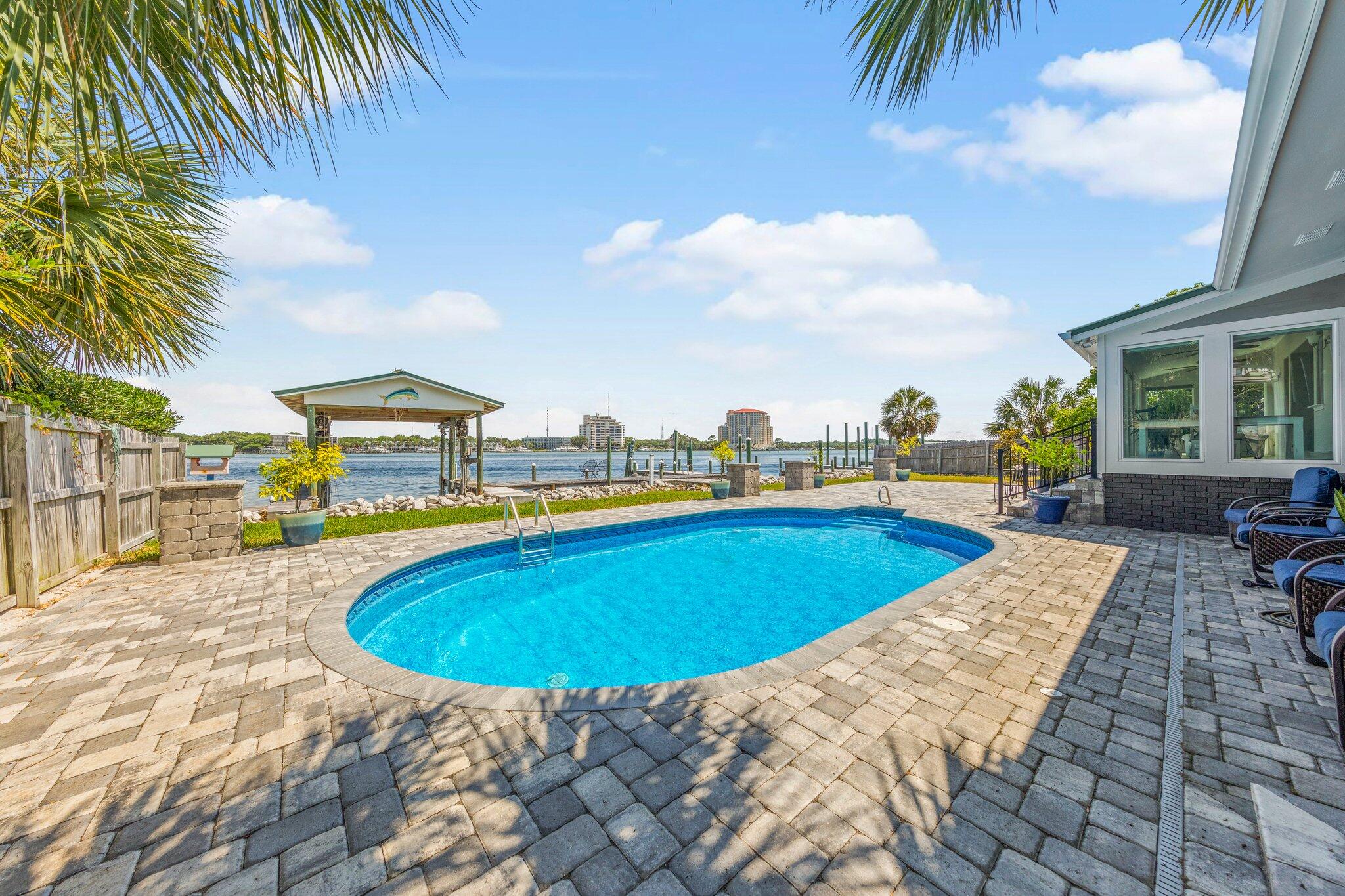 SANTA ROSA ISLAND - Residential