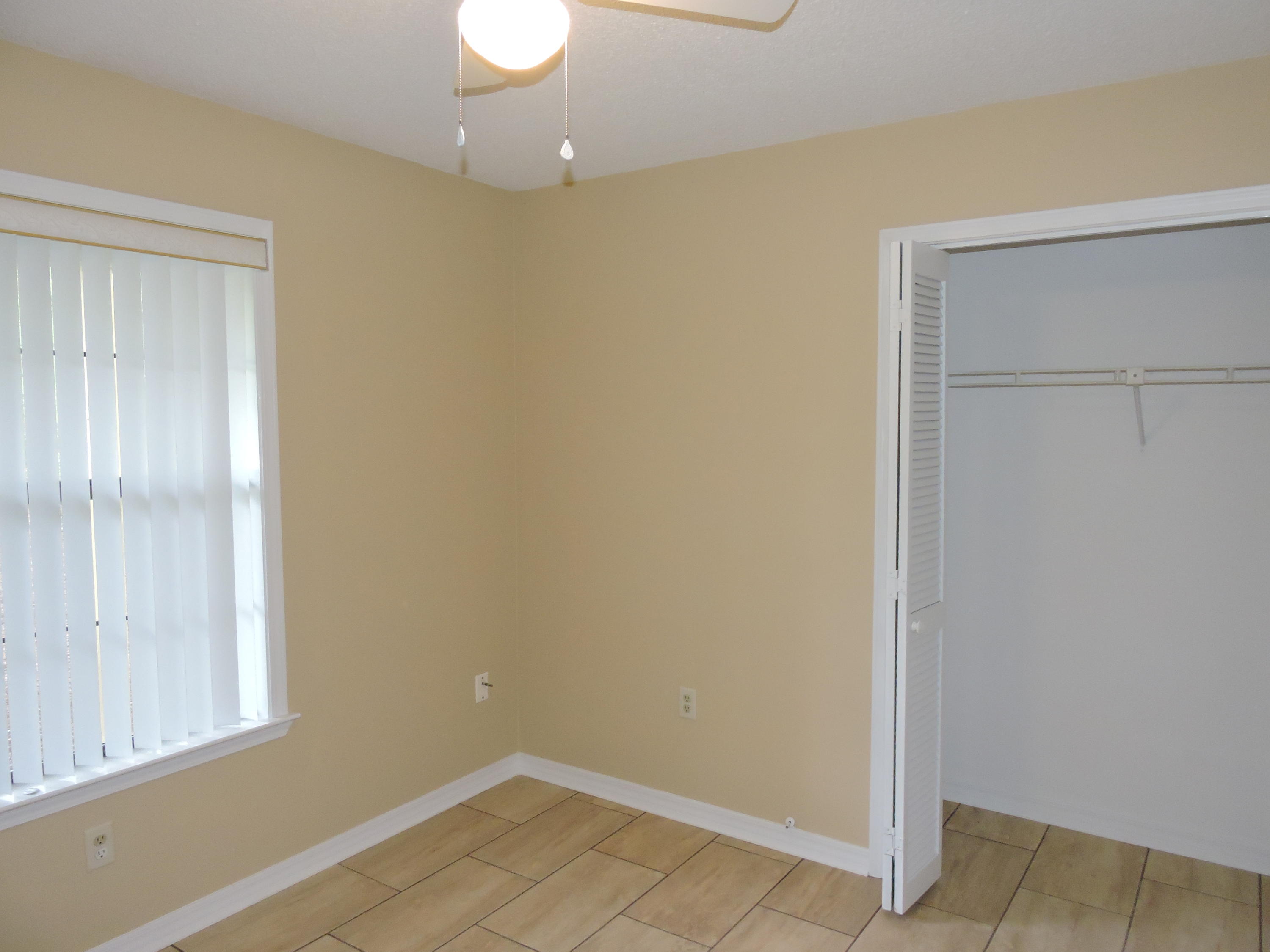 SHOAL CREEK MANOR EAST - Residential Lease