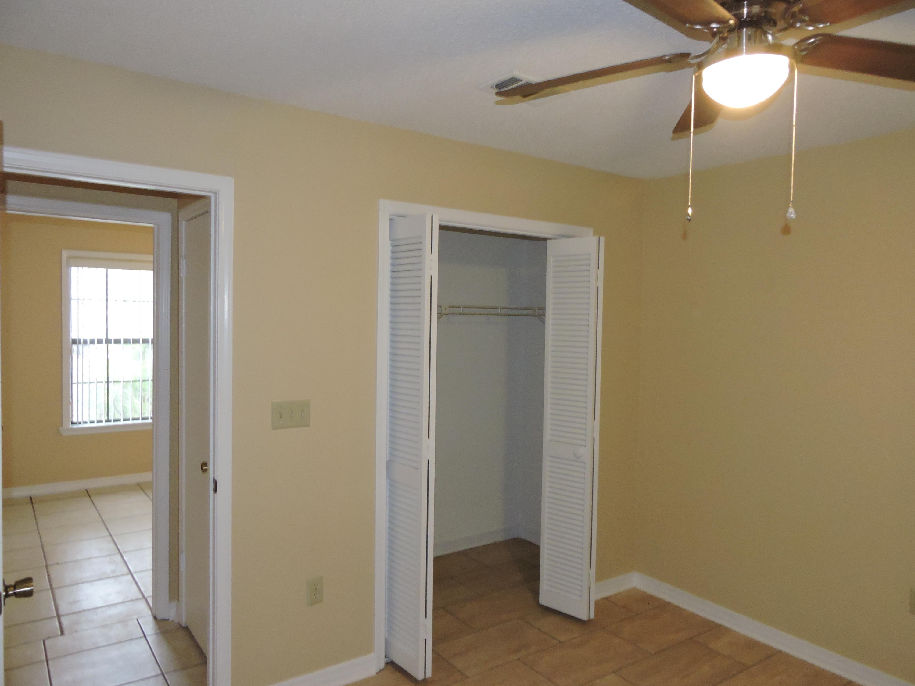SHOAL CREEK MANOR EAST - Residential Lease