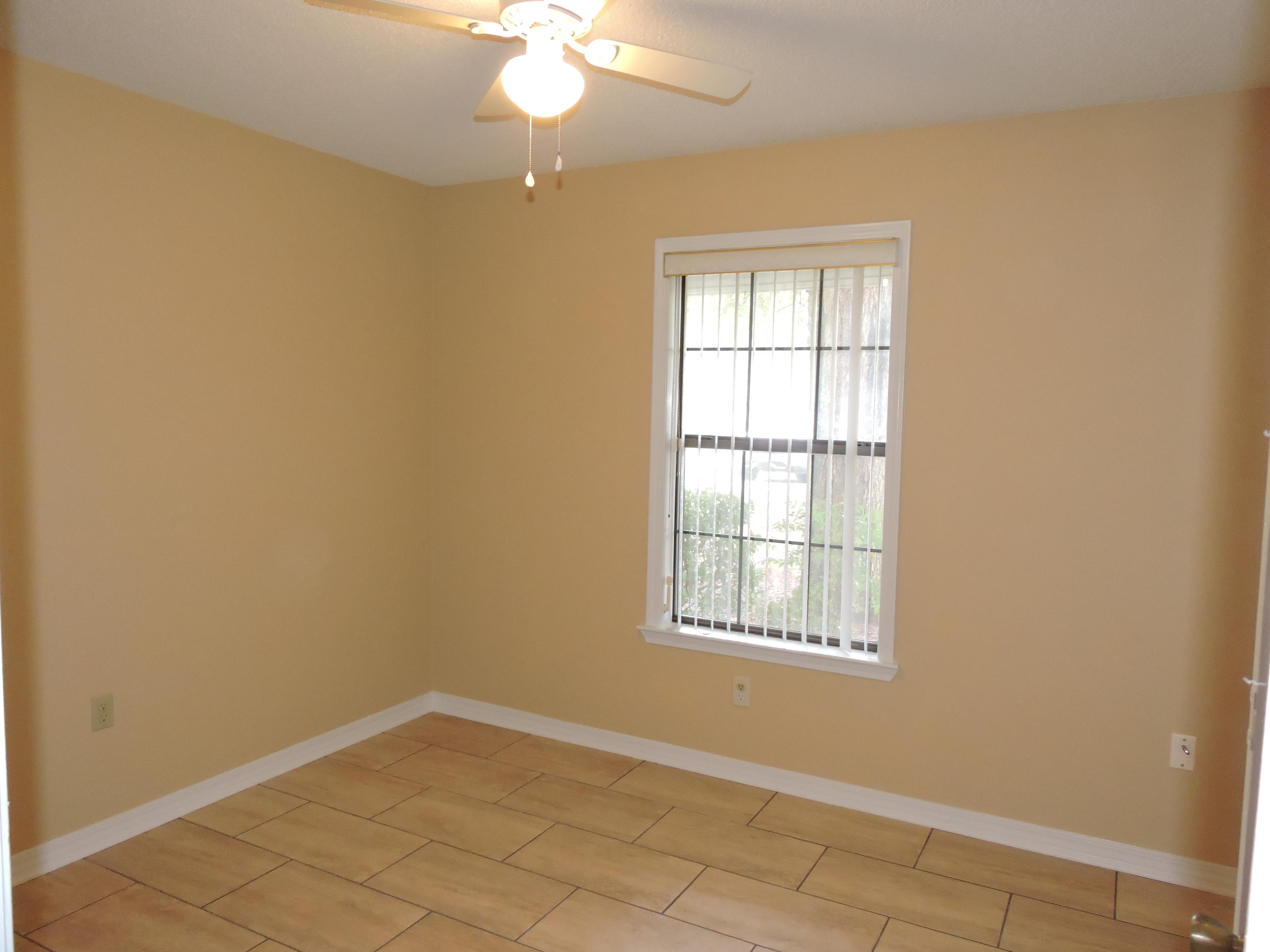 SHOAL CREEK MANOR EAST - Residential Lease