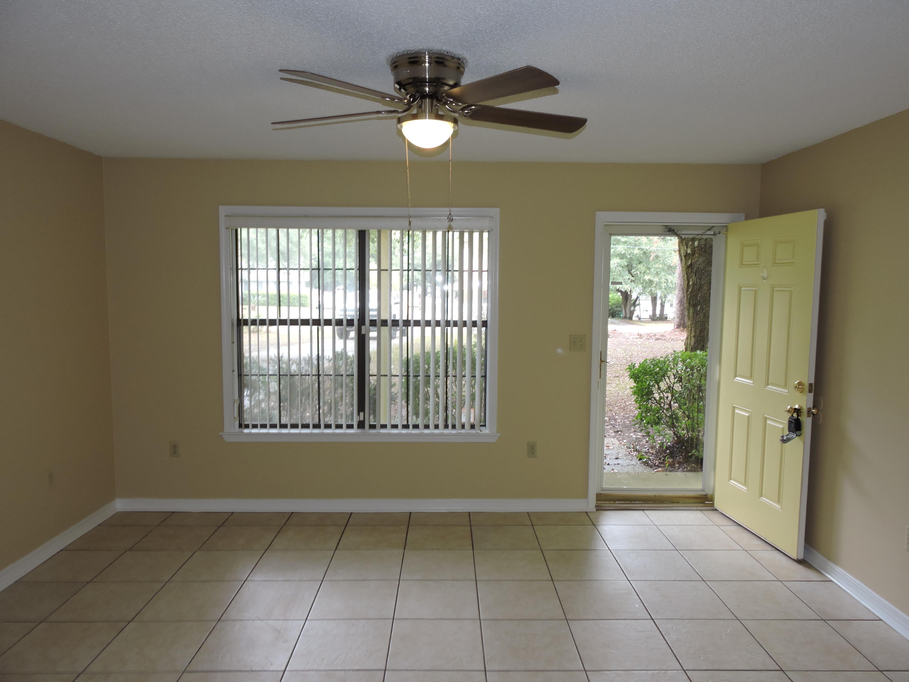 SHOAL CREEK MANOR EAST - Residential Lease