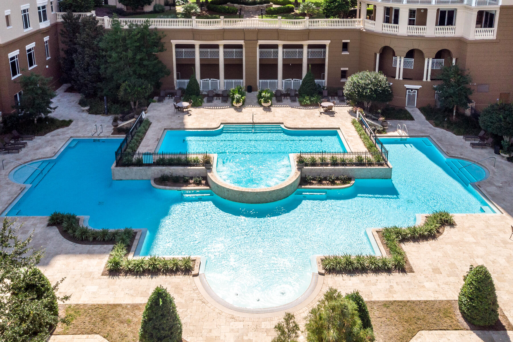 ONE WATER PLACE AT KELLY PLANTATION - Residential