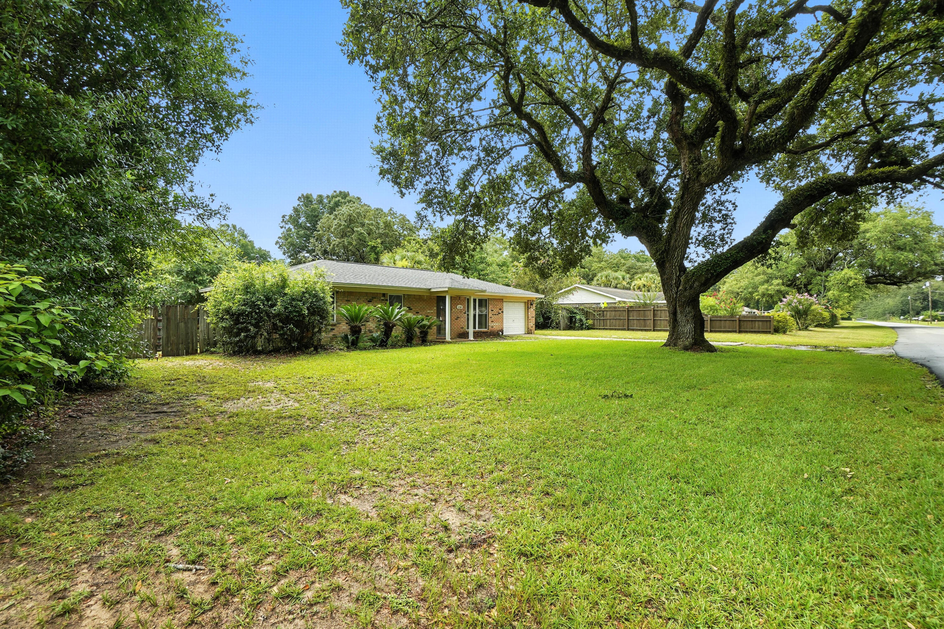 HAYES HEIGHTS - Residential