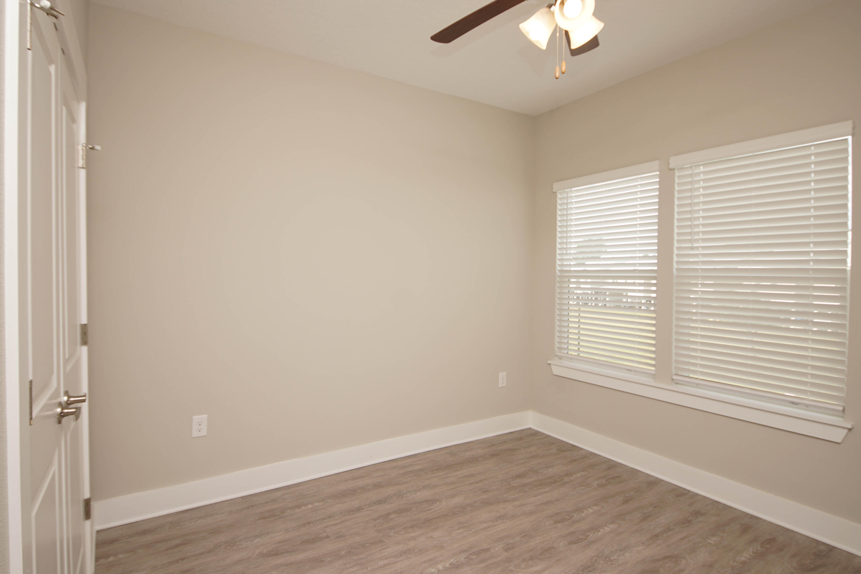VERANDAS OF FREEPORT, THE - Residential Lease