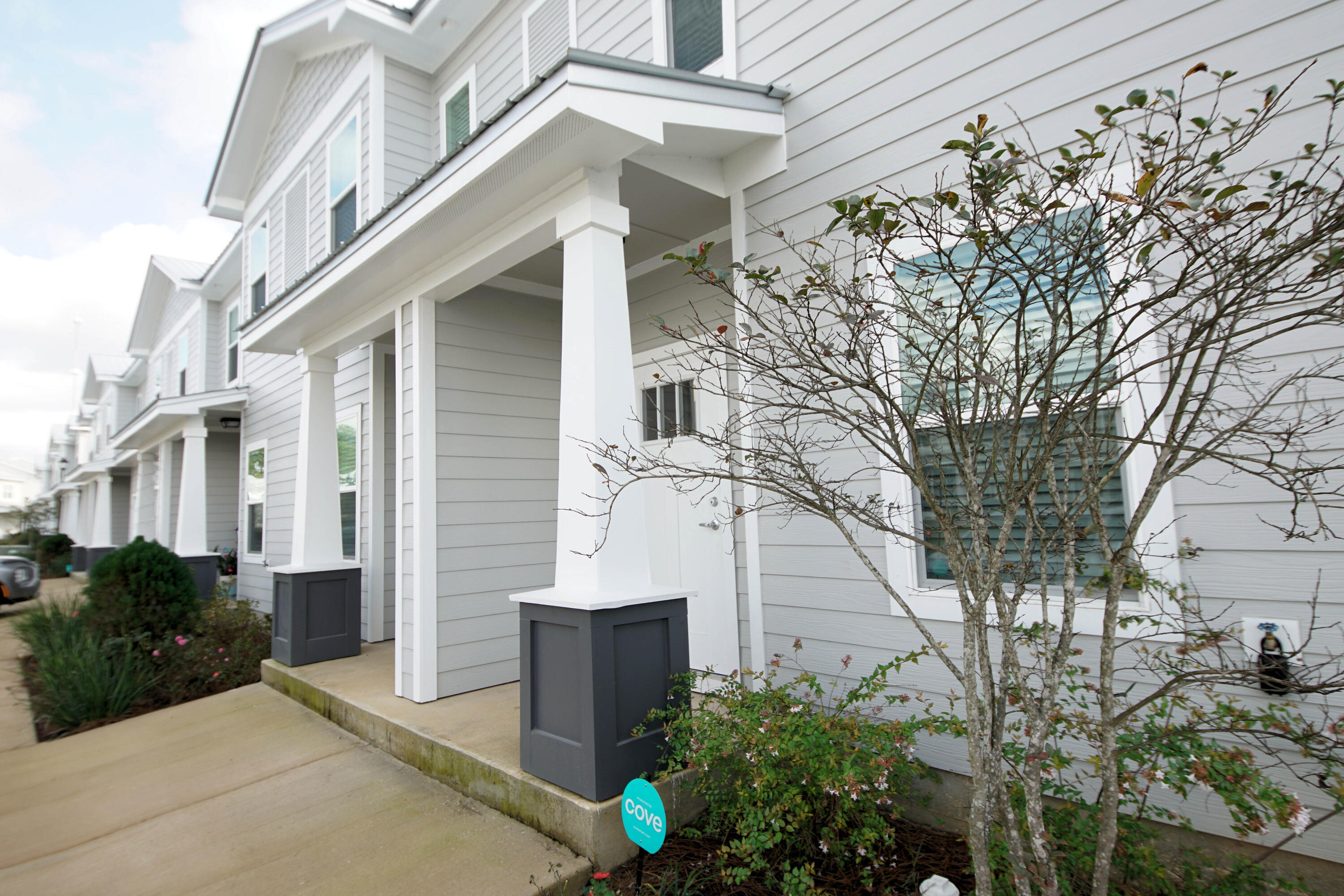 VERANDAS OF FREEPORT, THE - Residential Lease