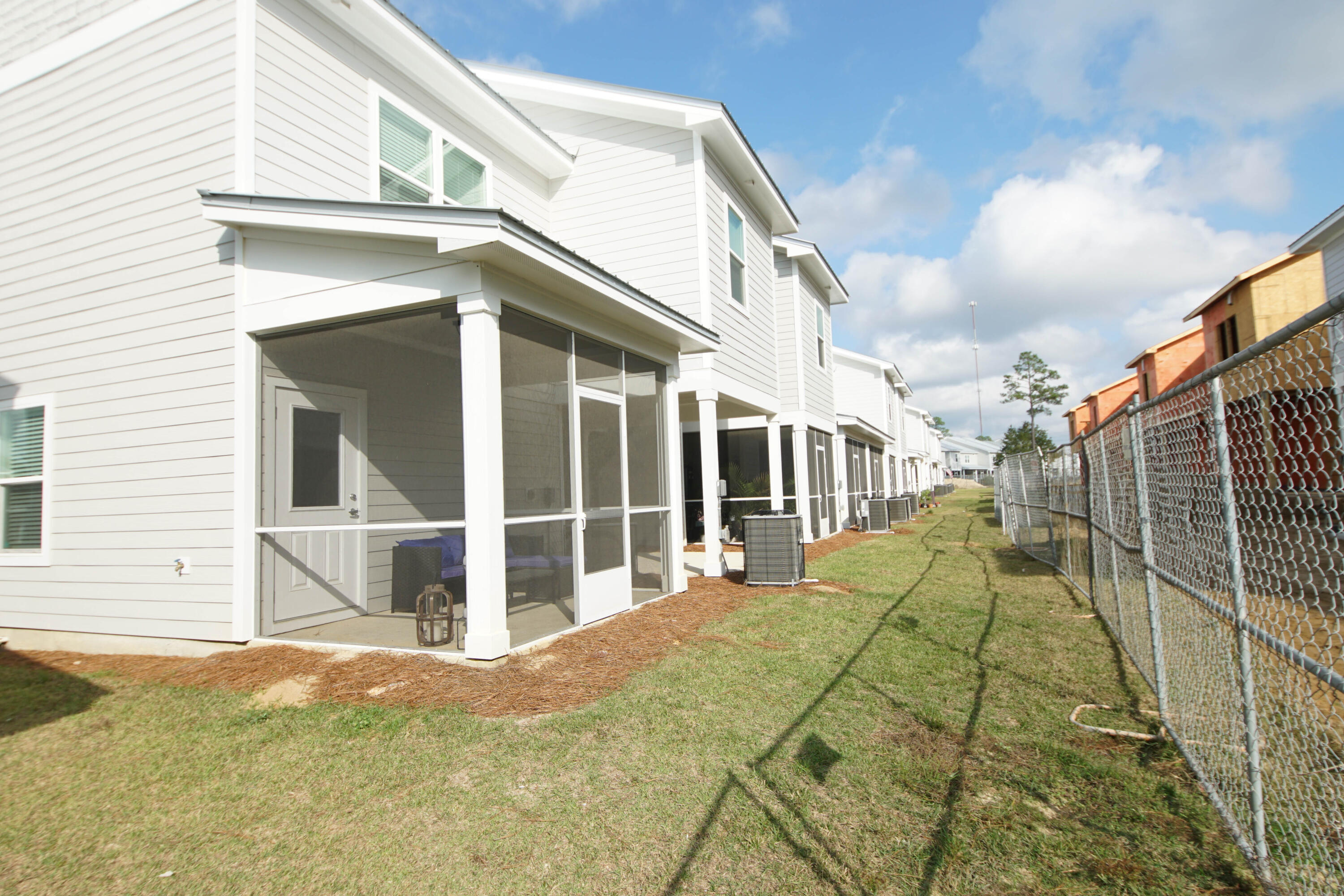 VERANDAS OF FREEPORT, THE - Residential Lease