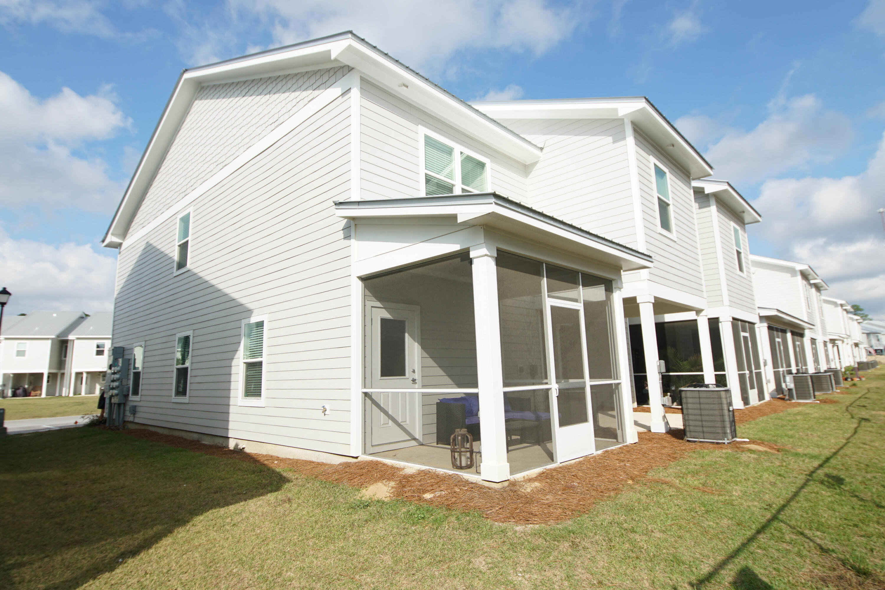 VERANDAS OF FREEPORT, THE - Residential Lease