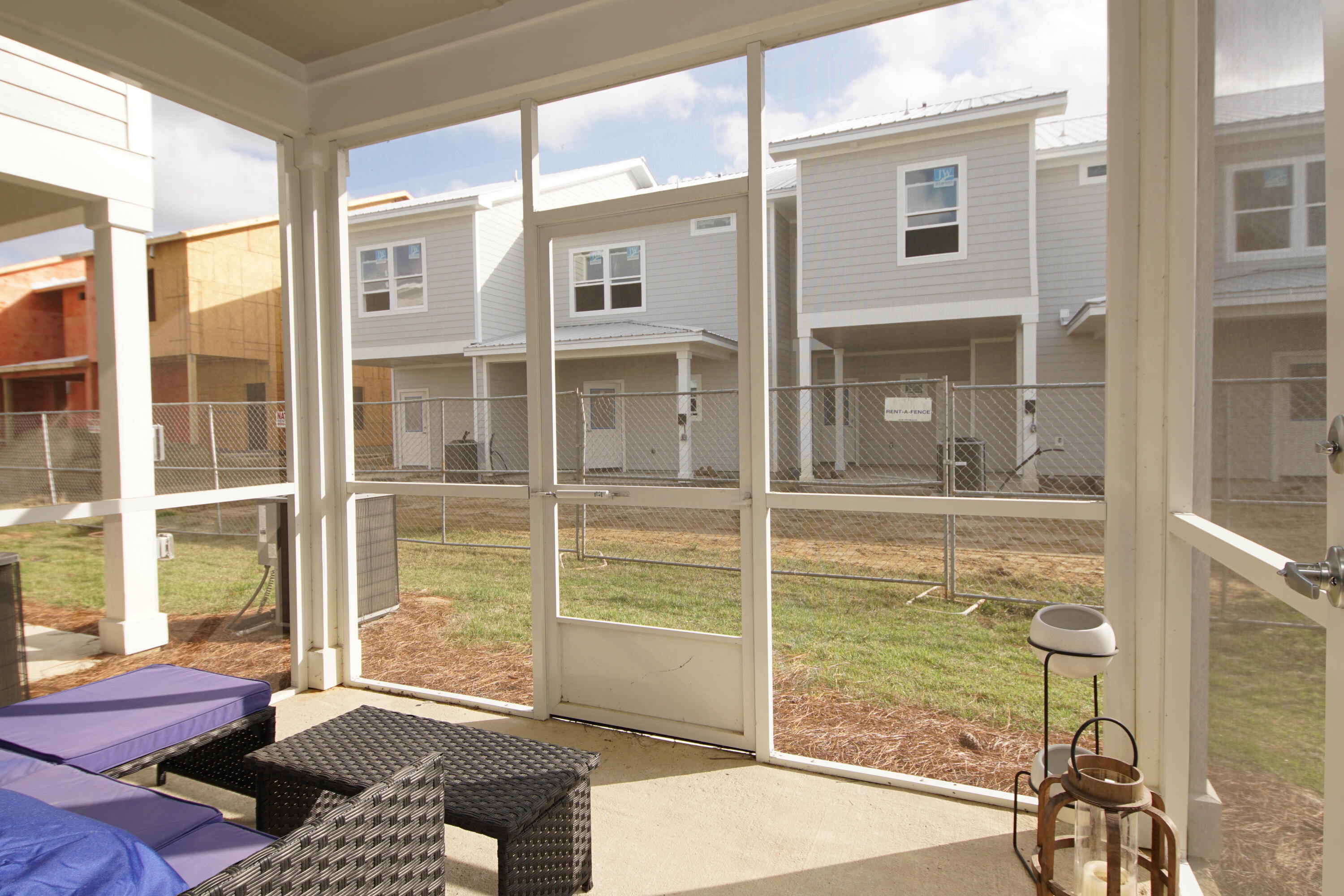 VERANDAS OF FREEPORT, THE - Residential Lease