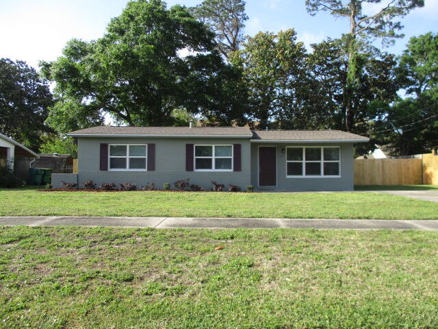 OAK TREE PARK - Residential