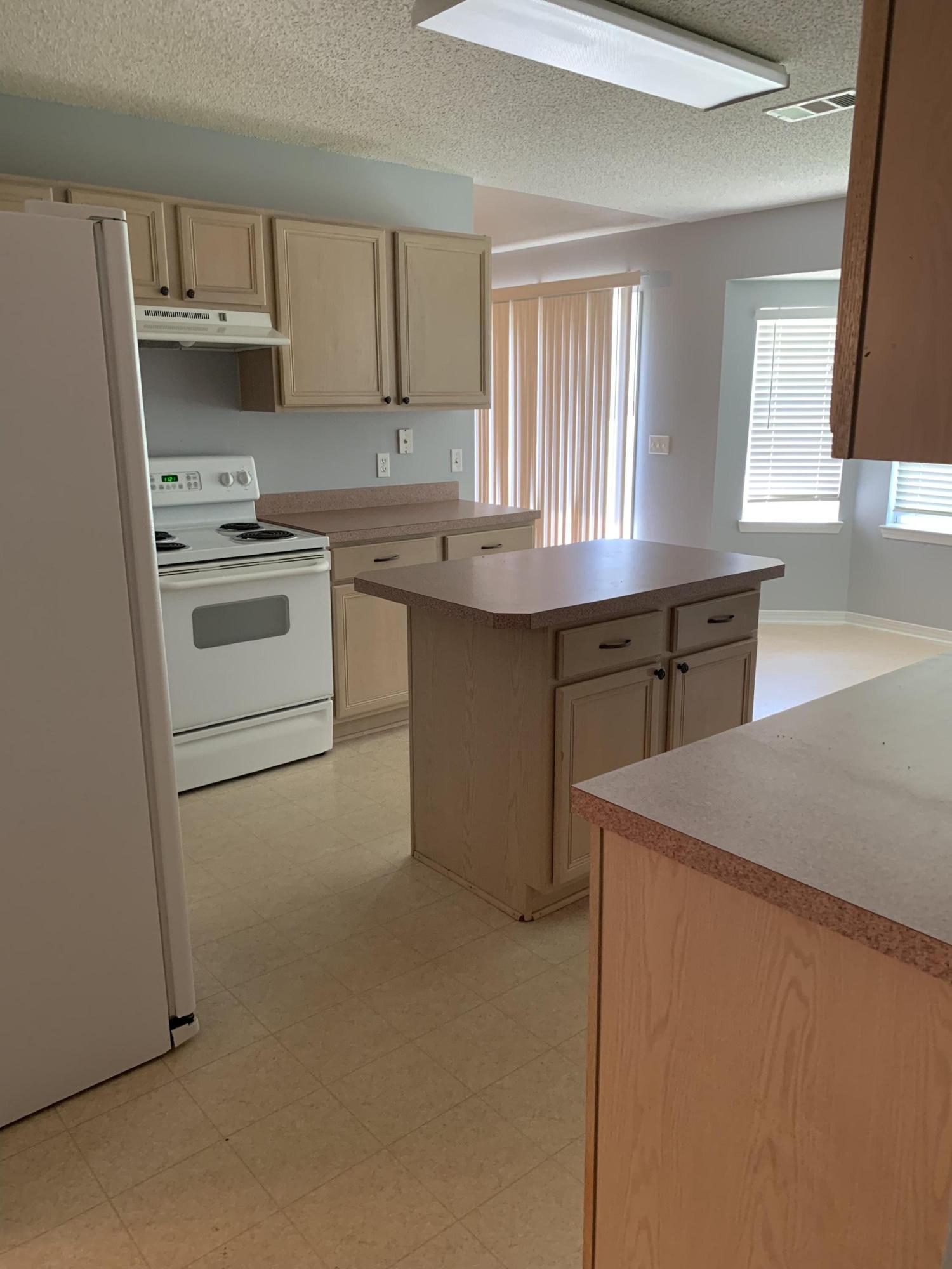 NORTHVIEW ESTATES 5TH ADDN - Residential Lease
