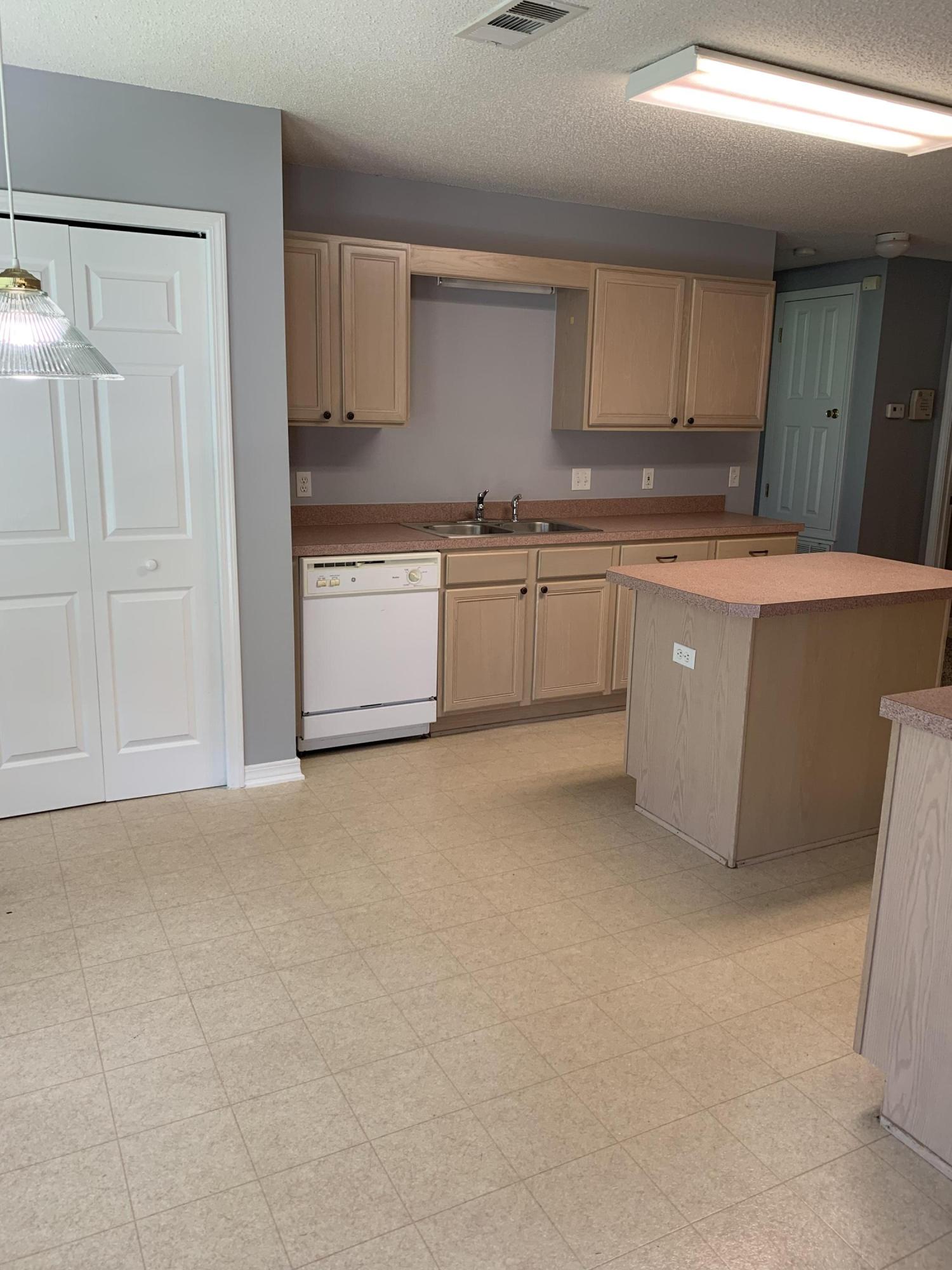 NORTHVIEW ESTATES 5TH ADDN - Residential Lease