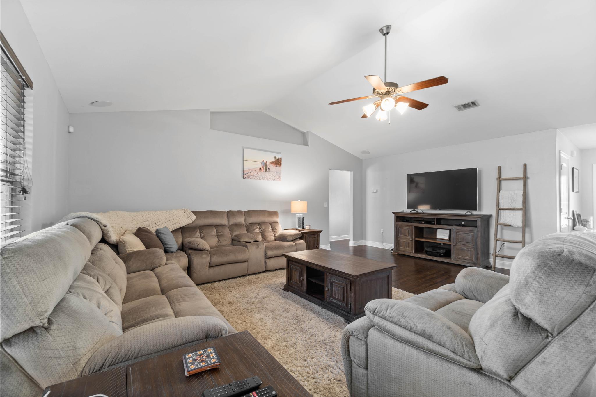 BAY PINES - Residential