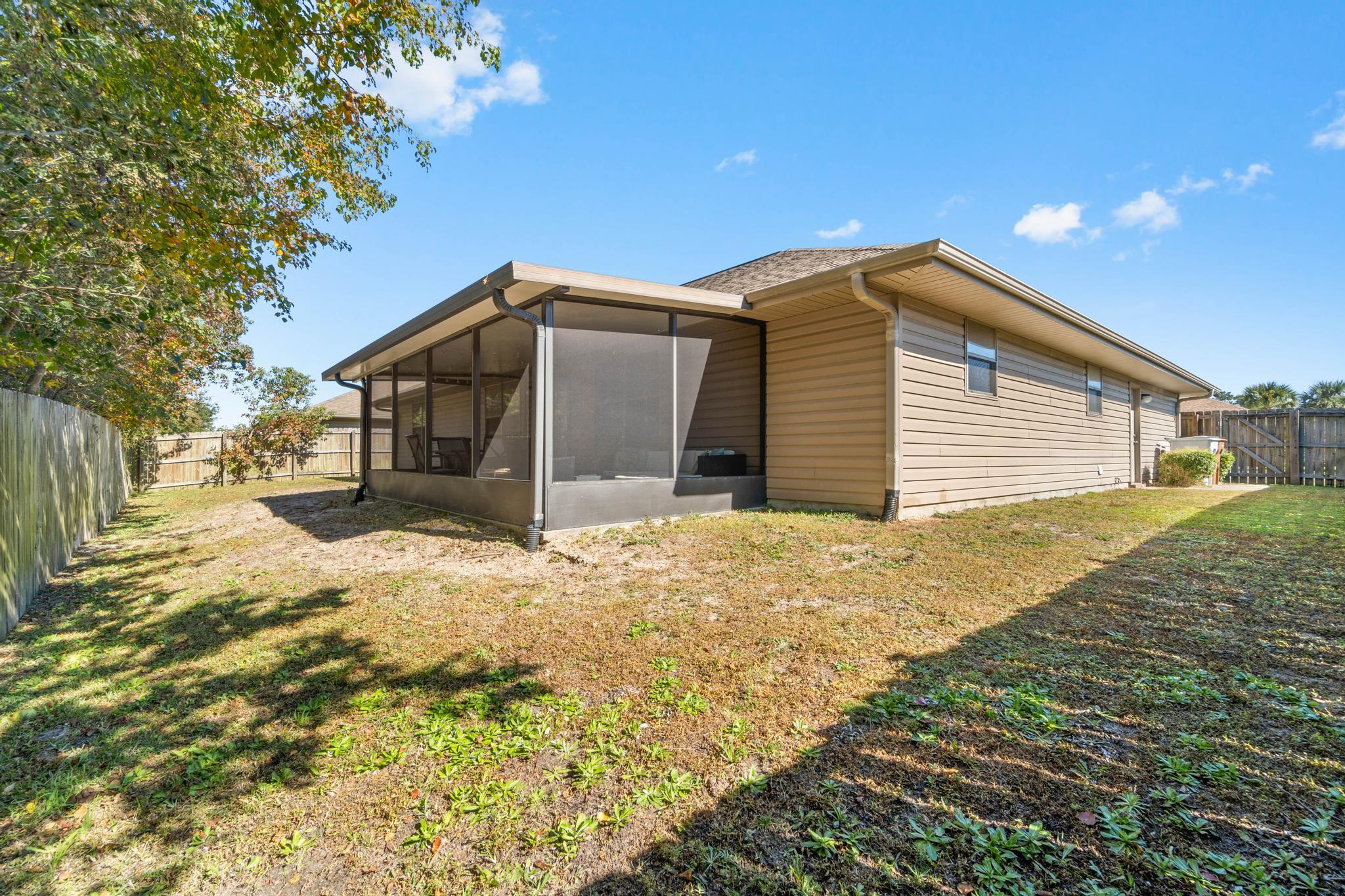BAY PINES - Residential