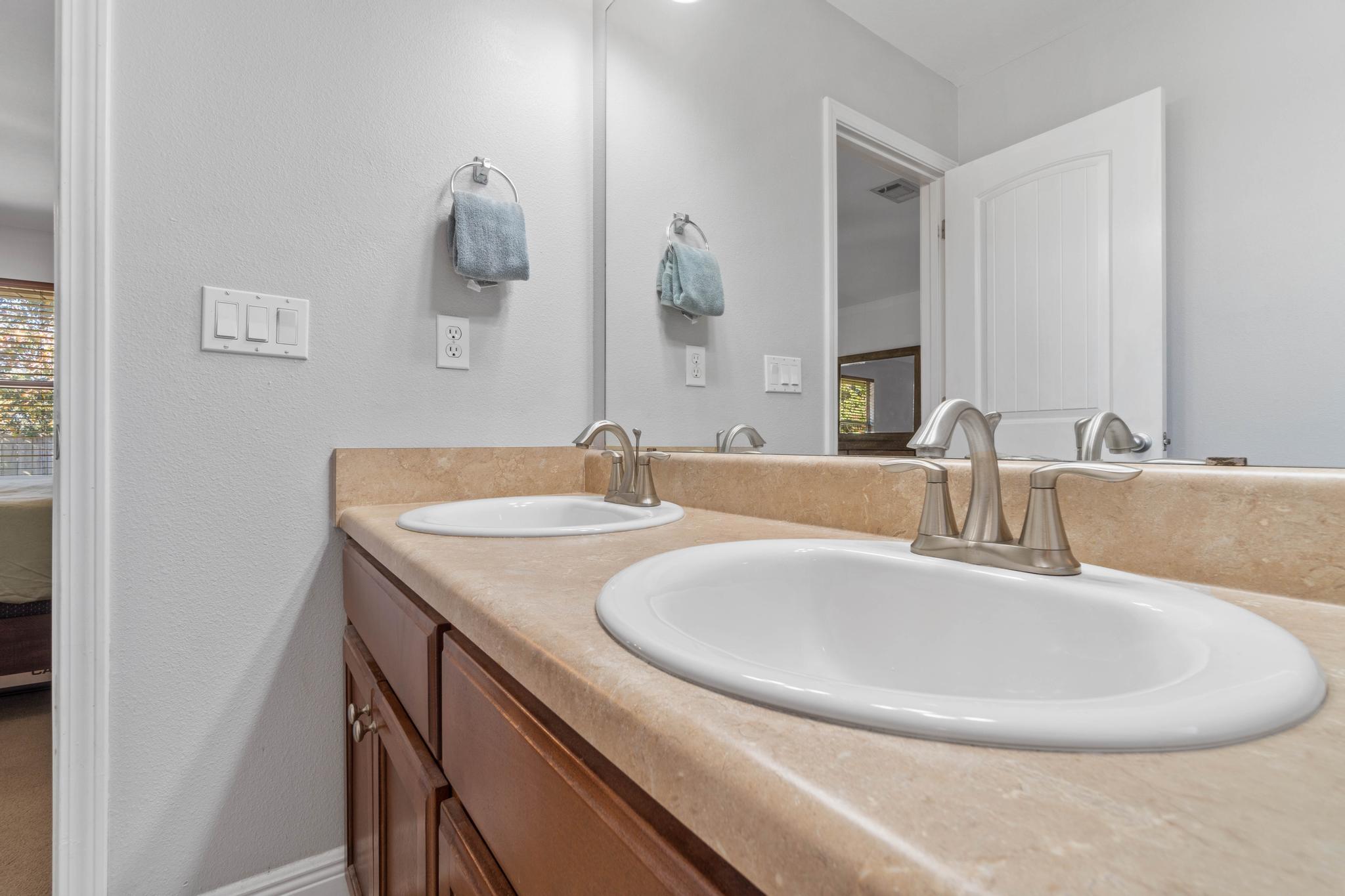 BAY PINES - Residential