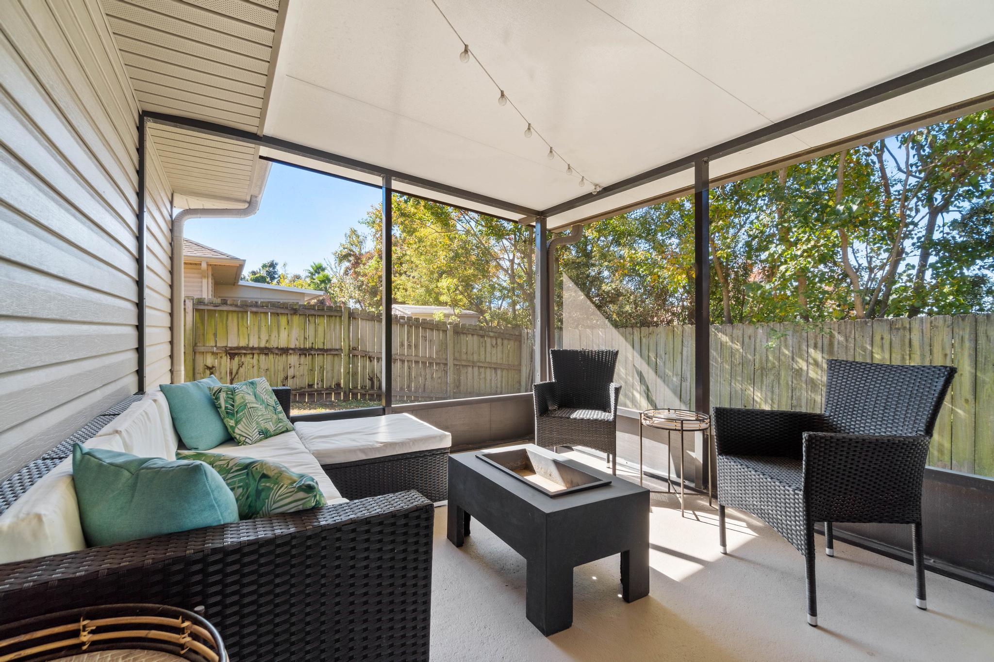 BAY PINES - Residential