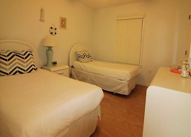 BEACHSIDE VILLAS CONDO - Residential