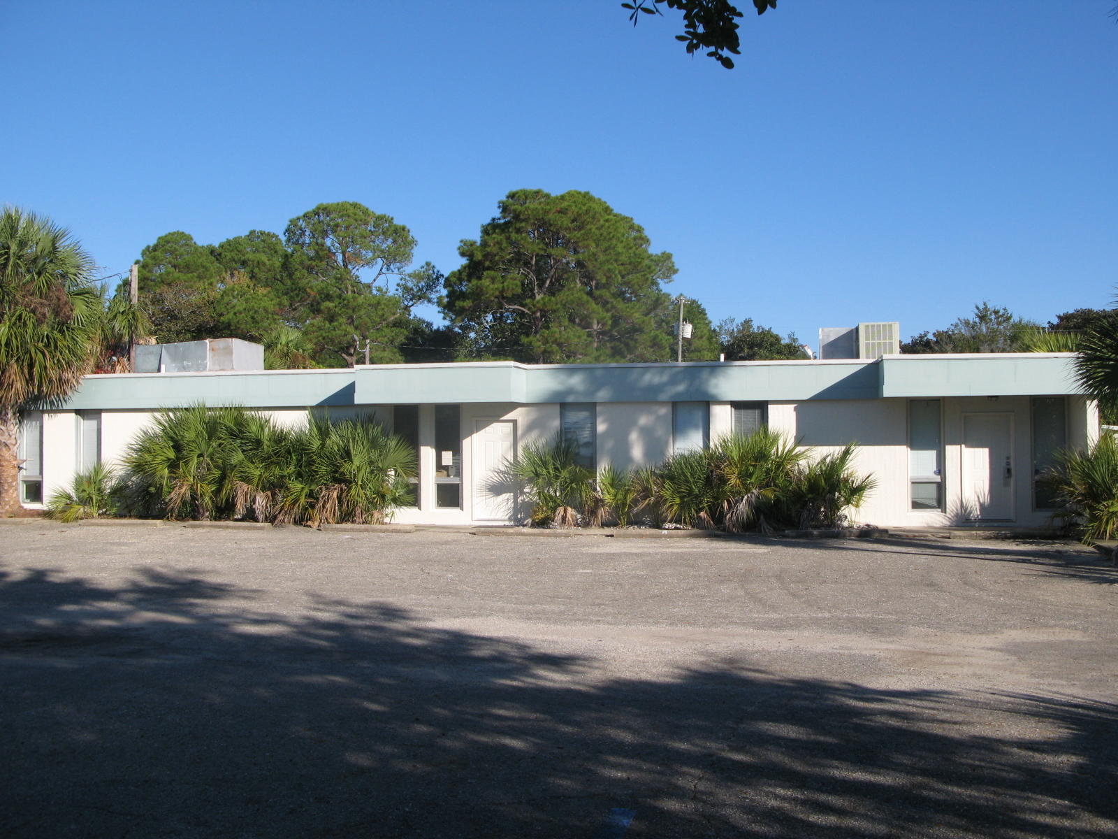 4 offices, large waiting/reception area, 1 restroom.