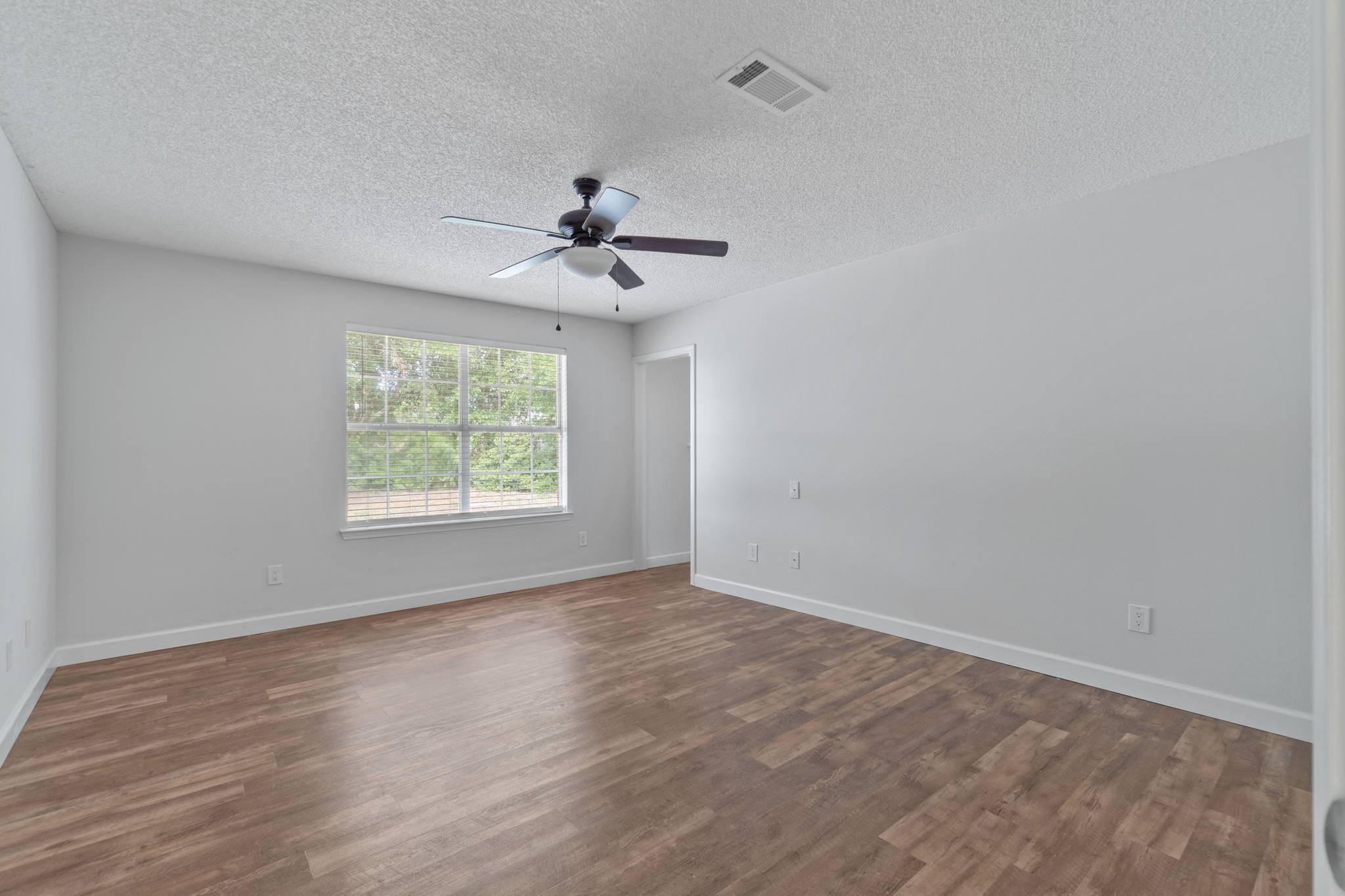 COUNTRY BREEZE ESTATES - Residential