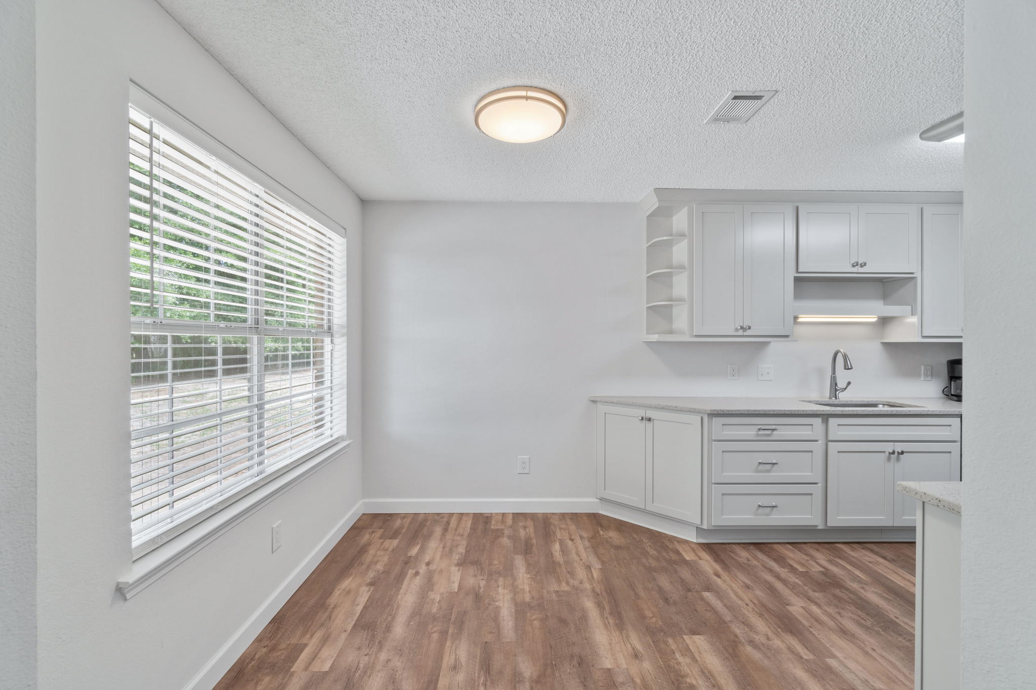COUNTRY BREEZE ESTATES - Residential
