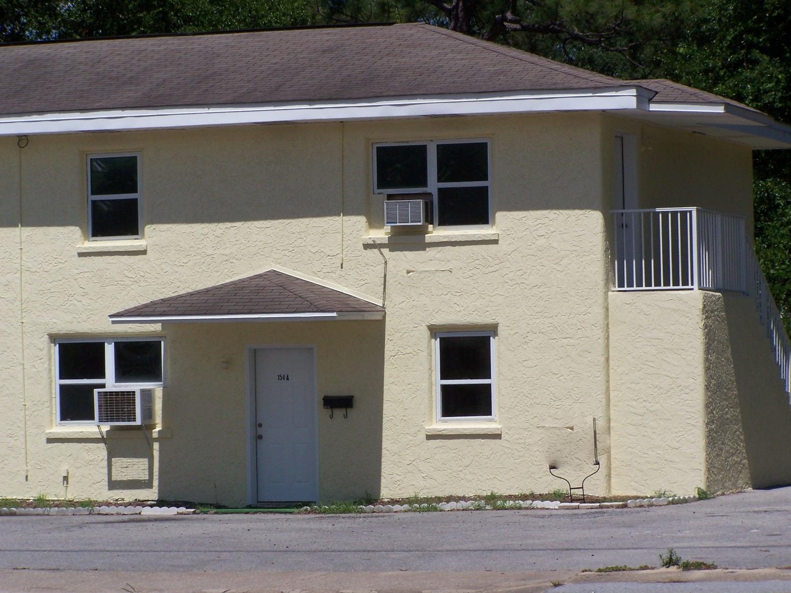 Available for immediate move in. Freshly painted downstairs unit with the living area, dining area, and kitchen with access to back steps. Central location to all your needs with easy access to Eglin AFB, schools and shopping. No washer & dryer connections. Utilities are tenant responsibly. No pets and no inside smoking allowed.