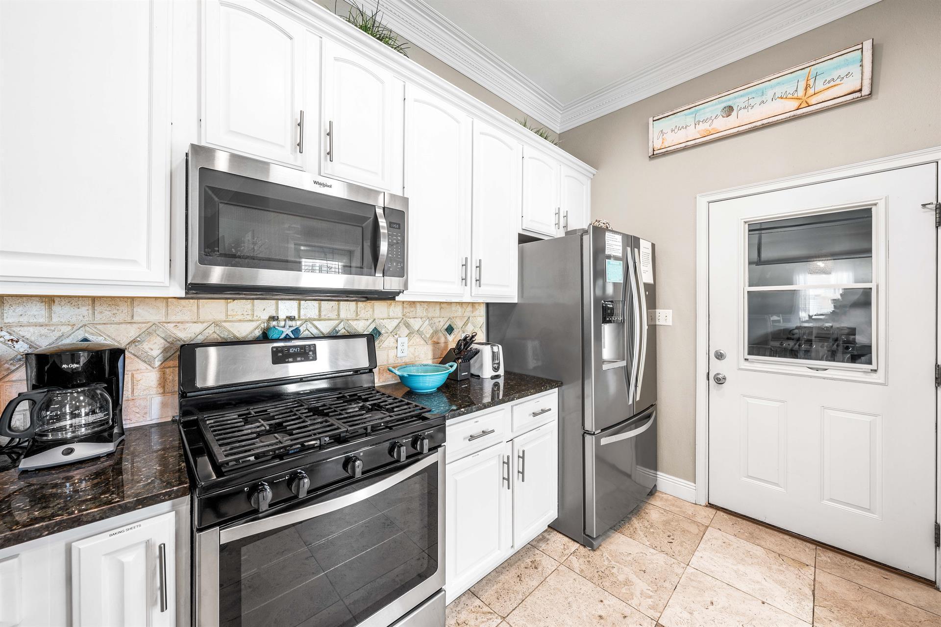 CRYSTAL SHORES - Residential