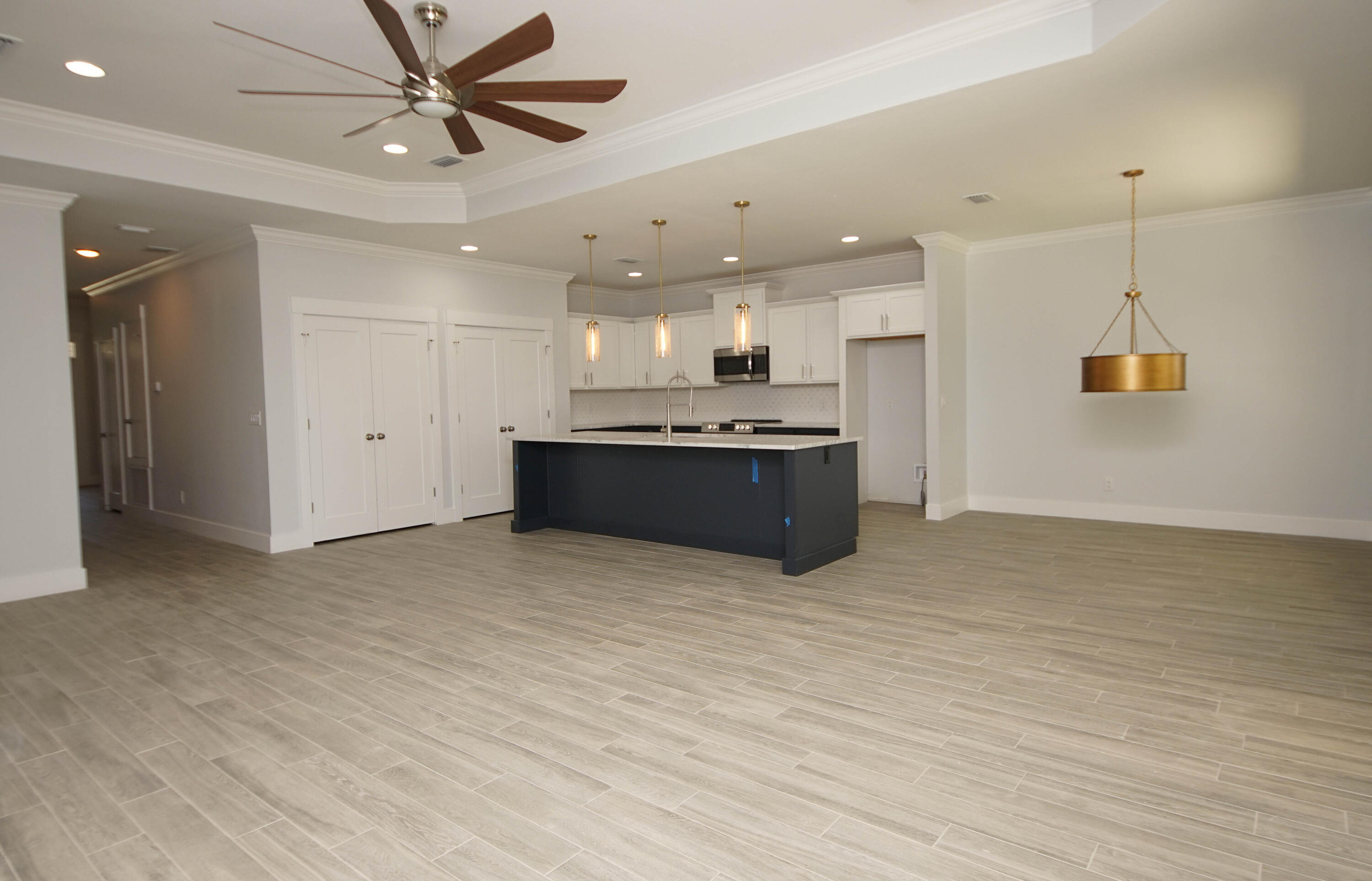 BISCAYNE POINTE - Residential