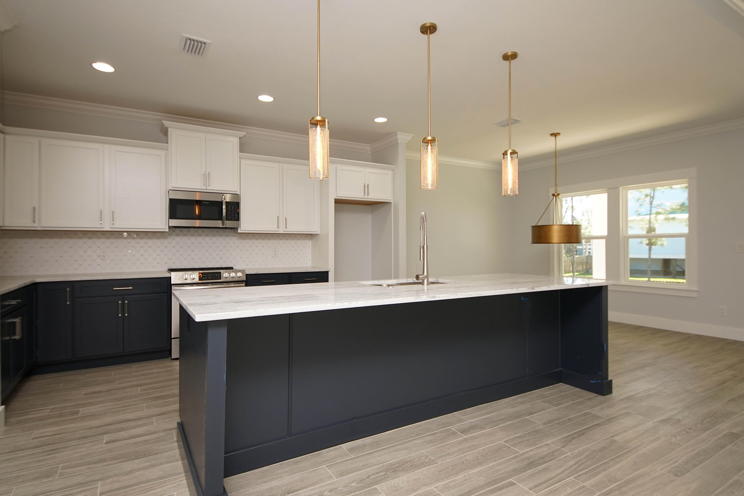 BISCAYNE POINTE - Residential